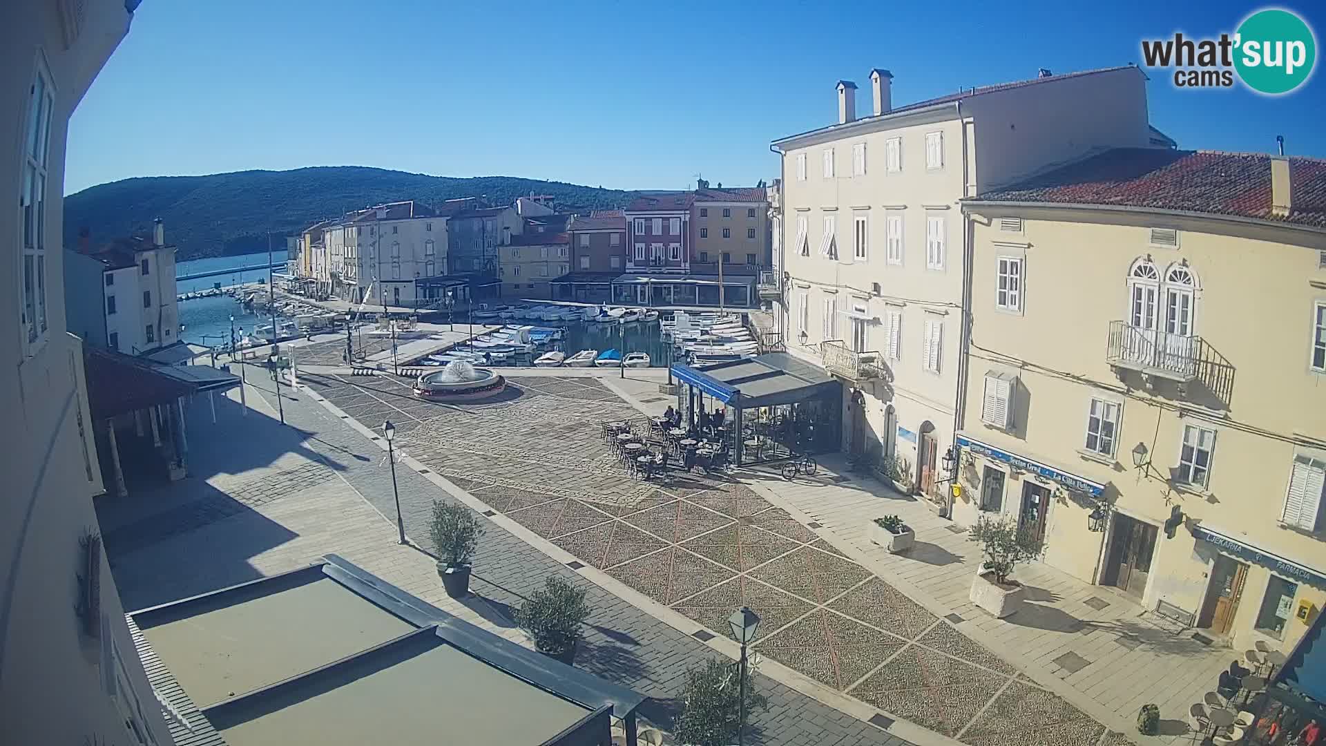 LIVE cam Cres città – piazza principale e “mandrač” – isola di Cherso – Croazia