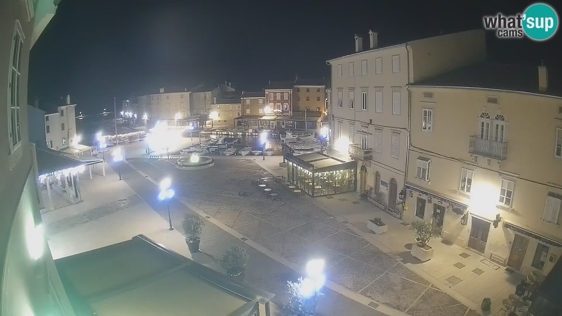 LIVE cam Cres Stadt – Hauptplatz und “mandrač” – Cres Insel – Kroatien