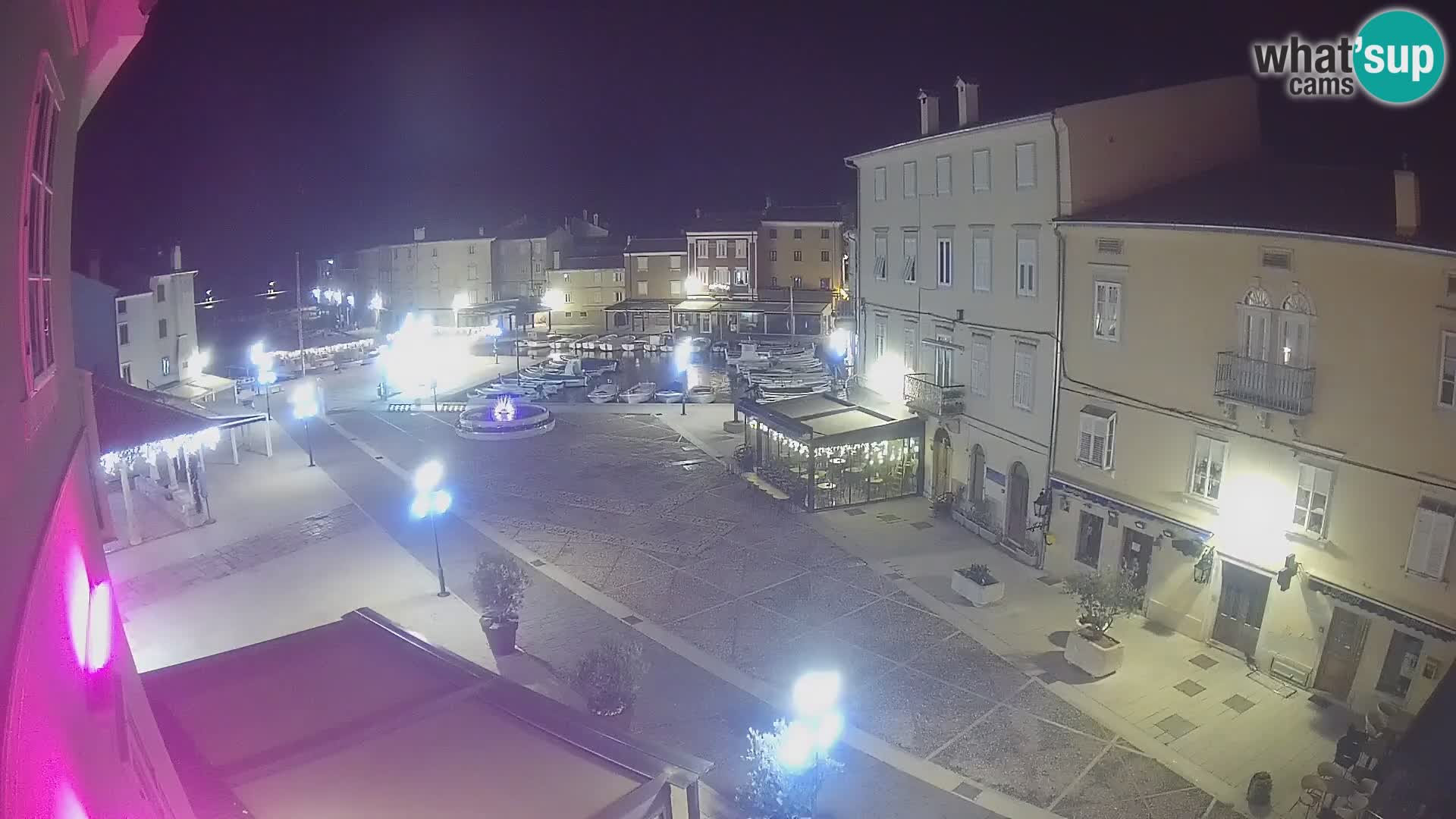 LIVE cam Cres Stadt – Hauptplatz und “mandrač” – Cres Insel – Kroatien