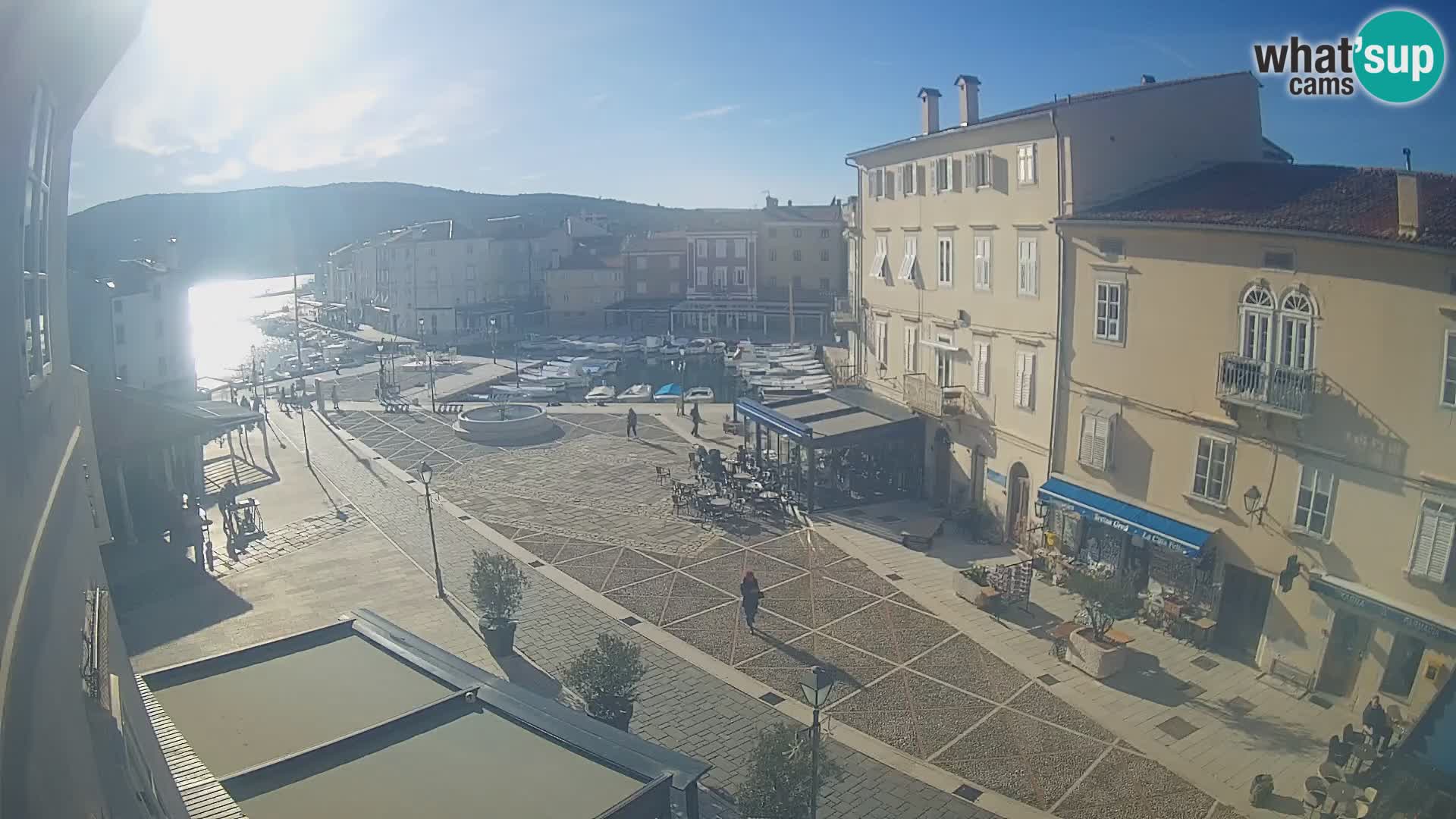 LIVE cam Cres city – main square and “mandrač” – Cres island – Croatia