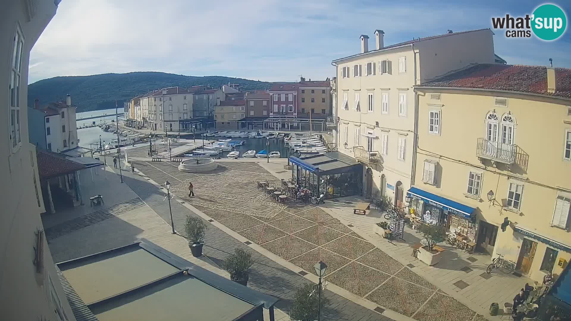 LIVE cam Cres city – main square and “mandrač” – Cres island – Croatia