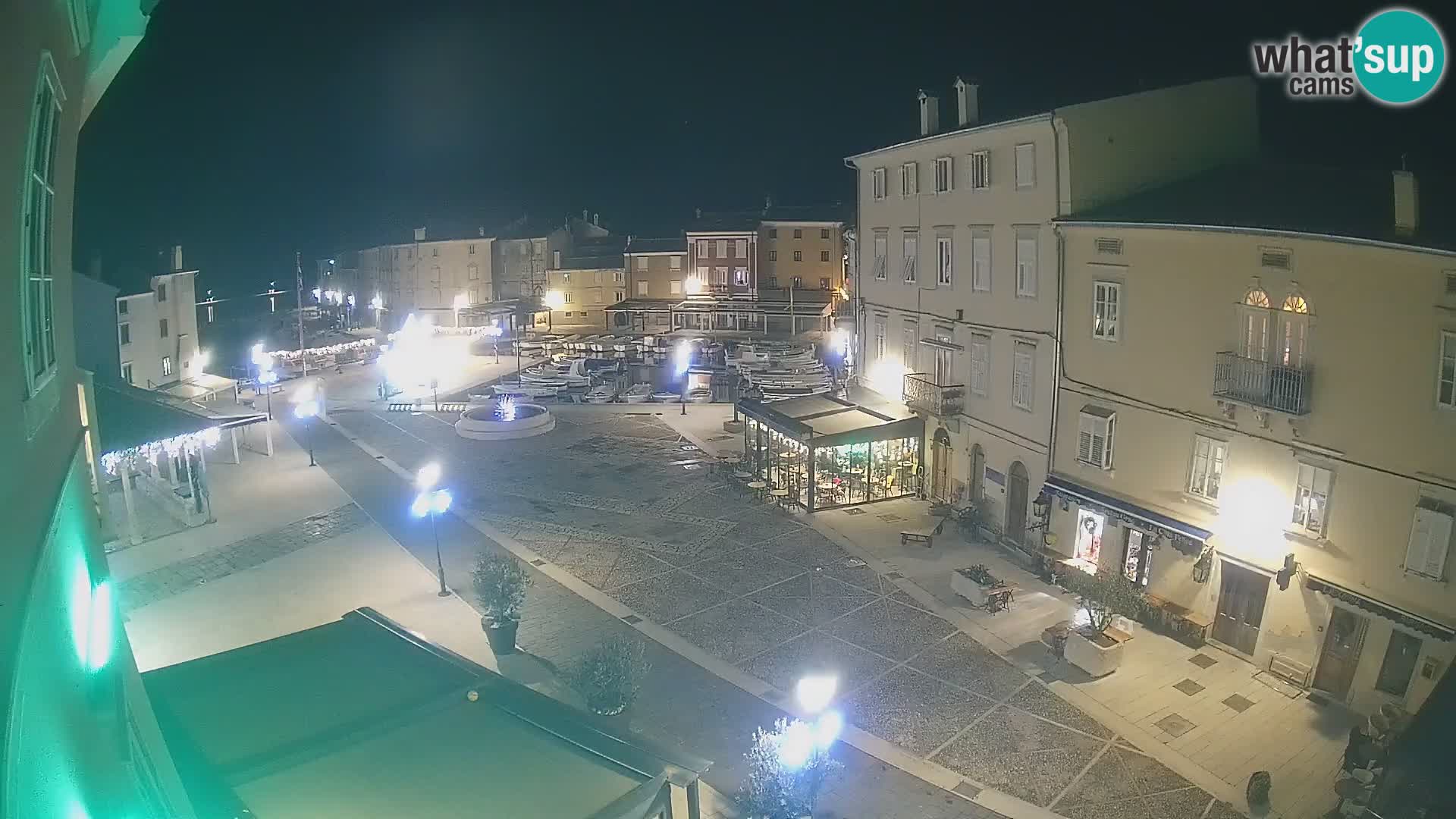 LIVE cam Cres Stadt – Hauptplatz und “mandrač” – Cres Insel – Kroatien