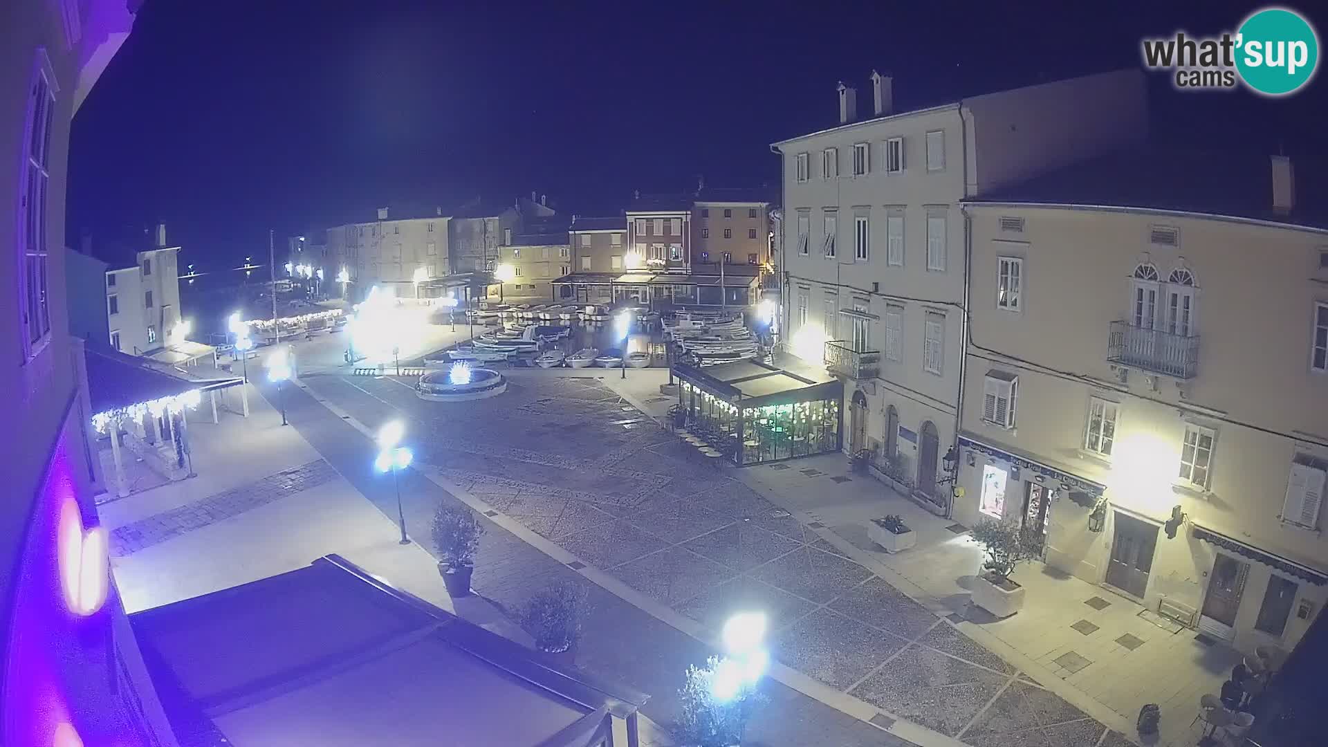 LIVE cam Cres city – place principale et “mandrač” – île de Cres – Croatie