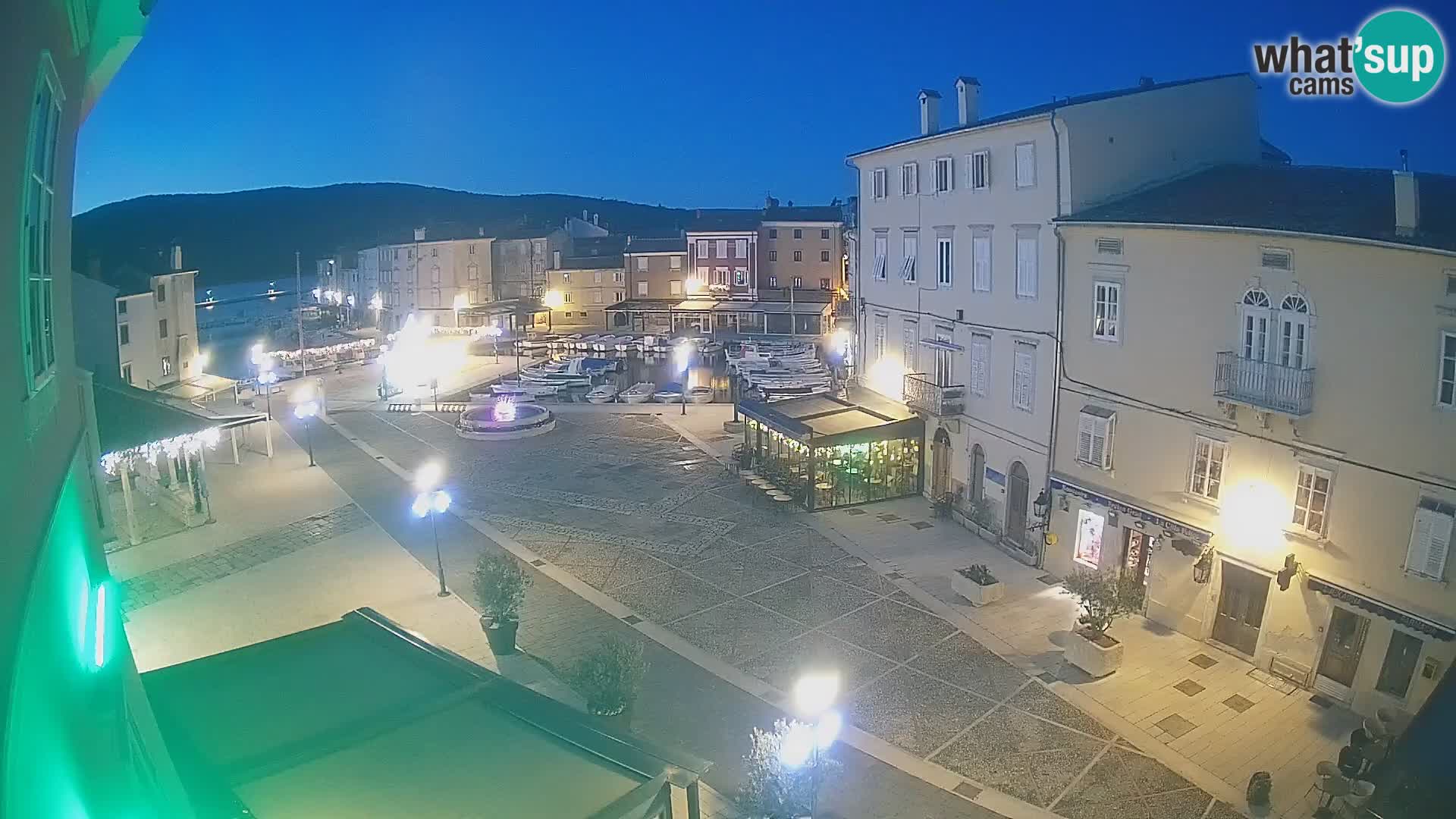 LIVE cam Cres città – piazza principale e “mandrač” – isola di Cherso – Croazia