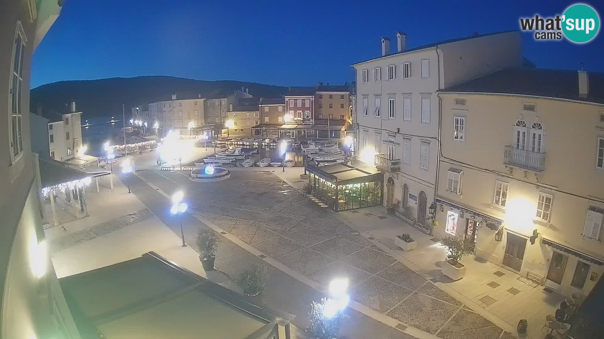 LIVE cam Cres città – piazza principale e “mandrač” – isola di Cherso – Croazia