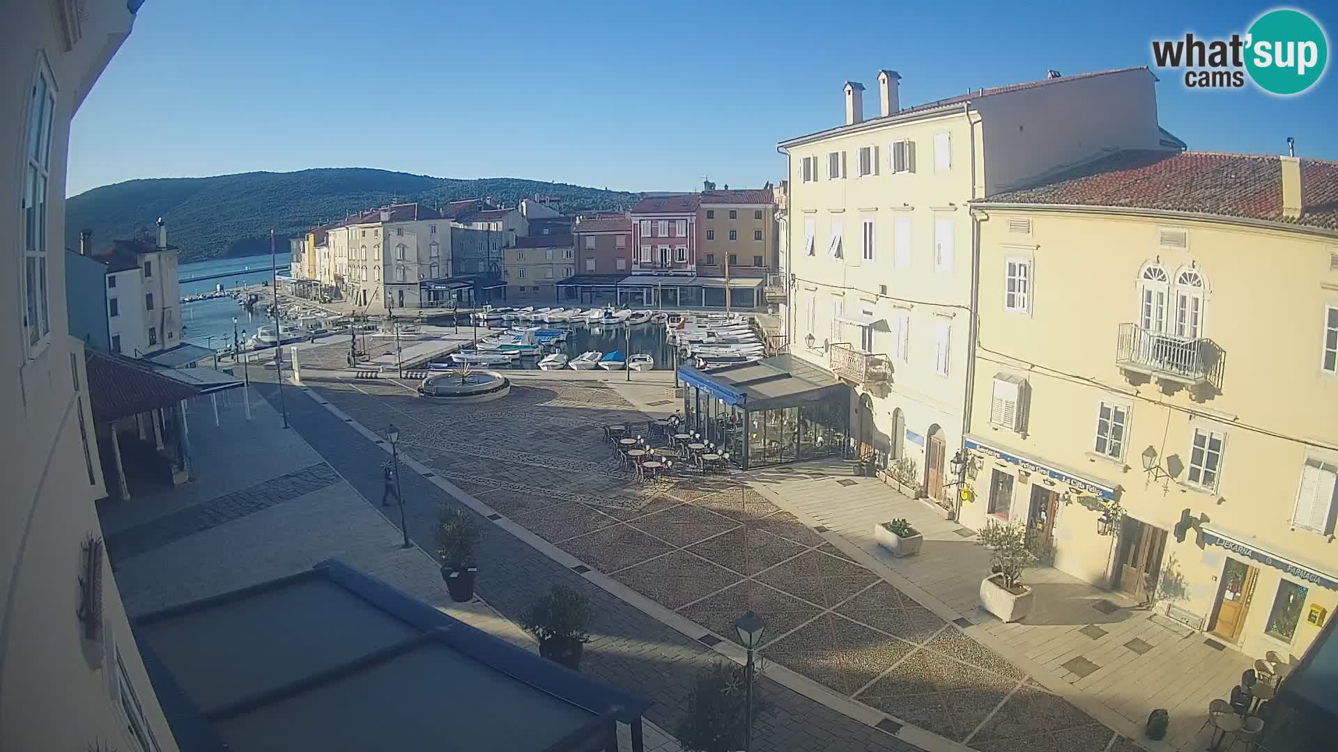 LIVE cam Cres city – main square and “mandrač” – Cres island – Croatia