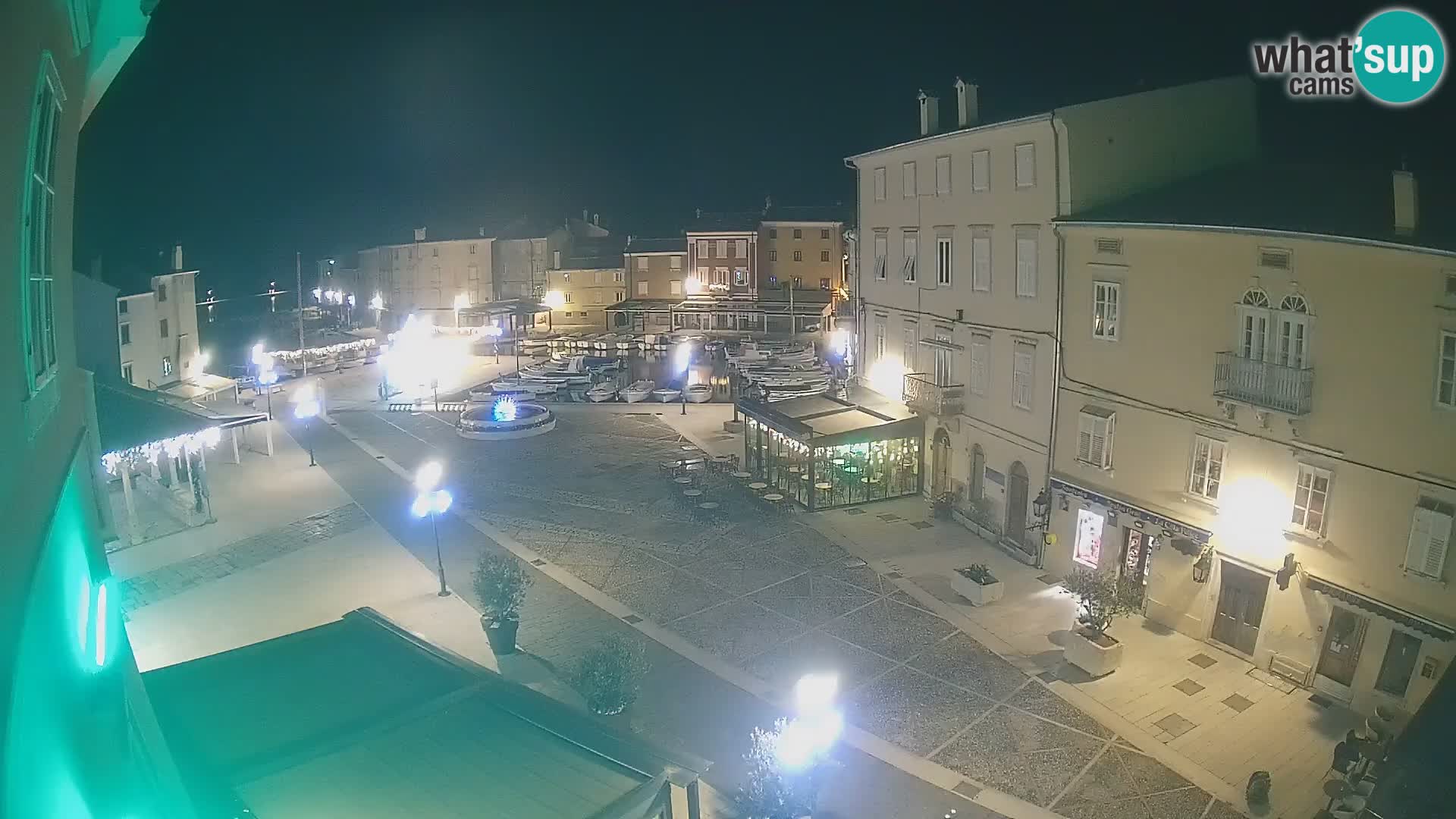 LIVE cam Cres Stadt – Hauptplatz und “mandrač” – Cres Insel – Kroatien