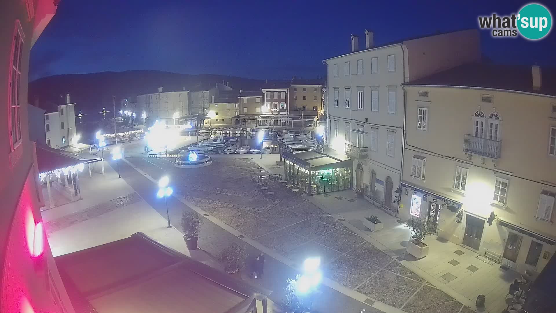 LIVE cam Cres Stadt – Hauptplatz und “mandrač” – Cres Insel – Kroatien