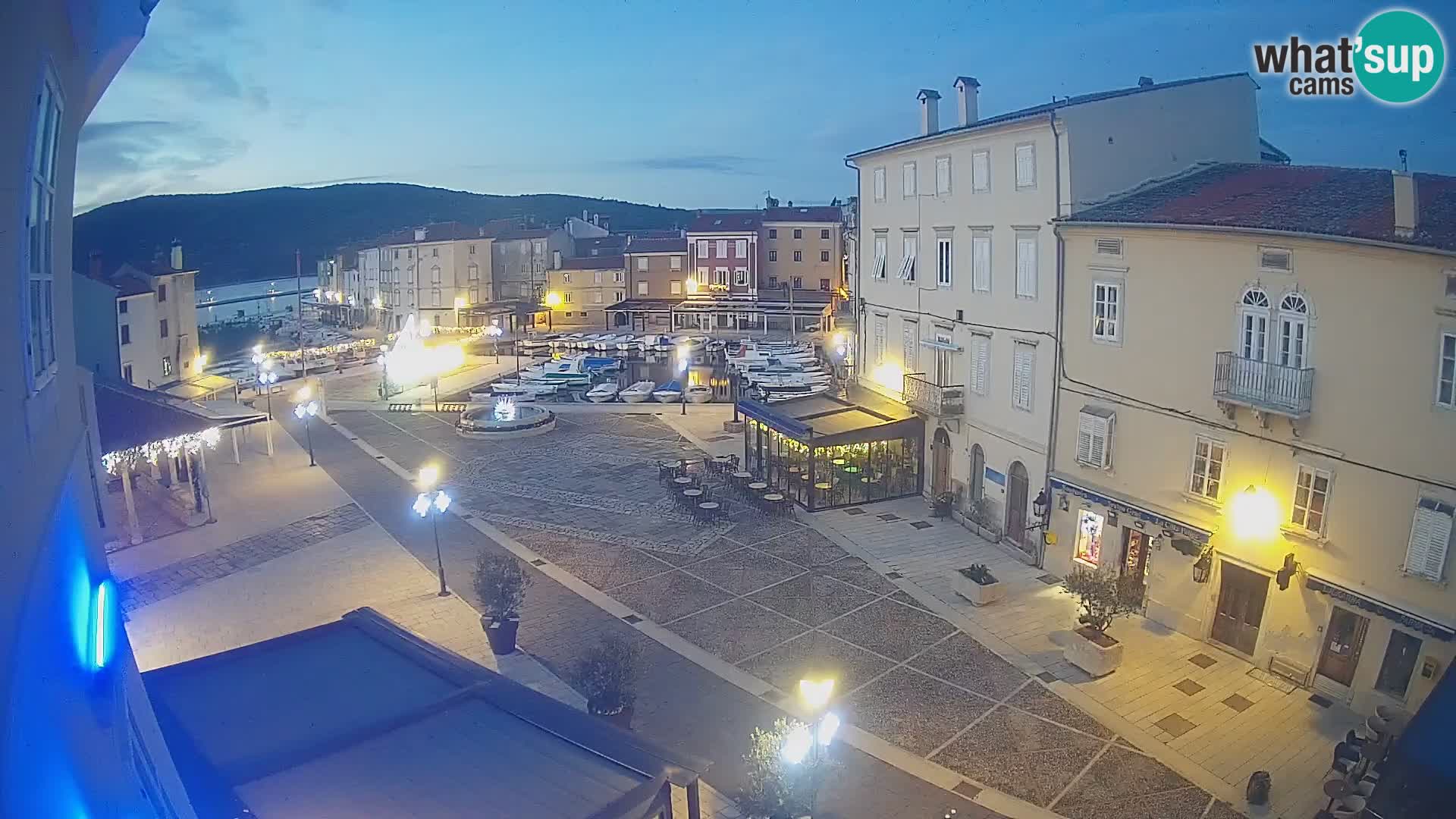 LIVE cam Cres city – main square and “mandrač” – Cres island – Croatia