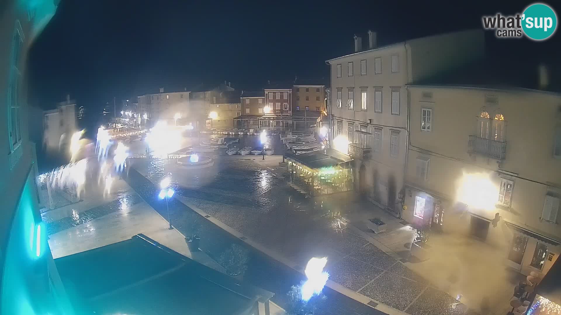 LIVE cam Cres city – place principale et “mandrač” – île de Cres – Croatie