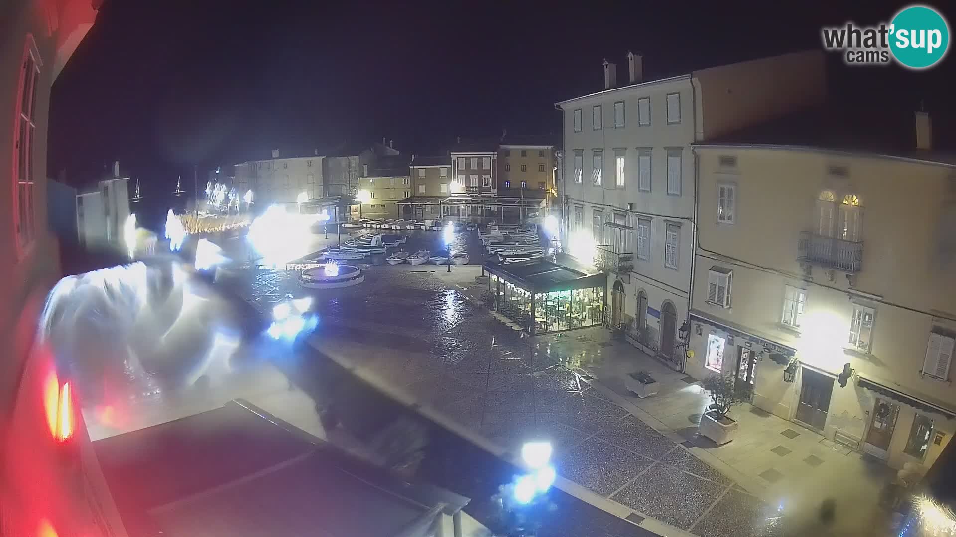 LIVE cam Cres city – place principale et “mandrač” – île de Cres – Croatie