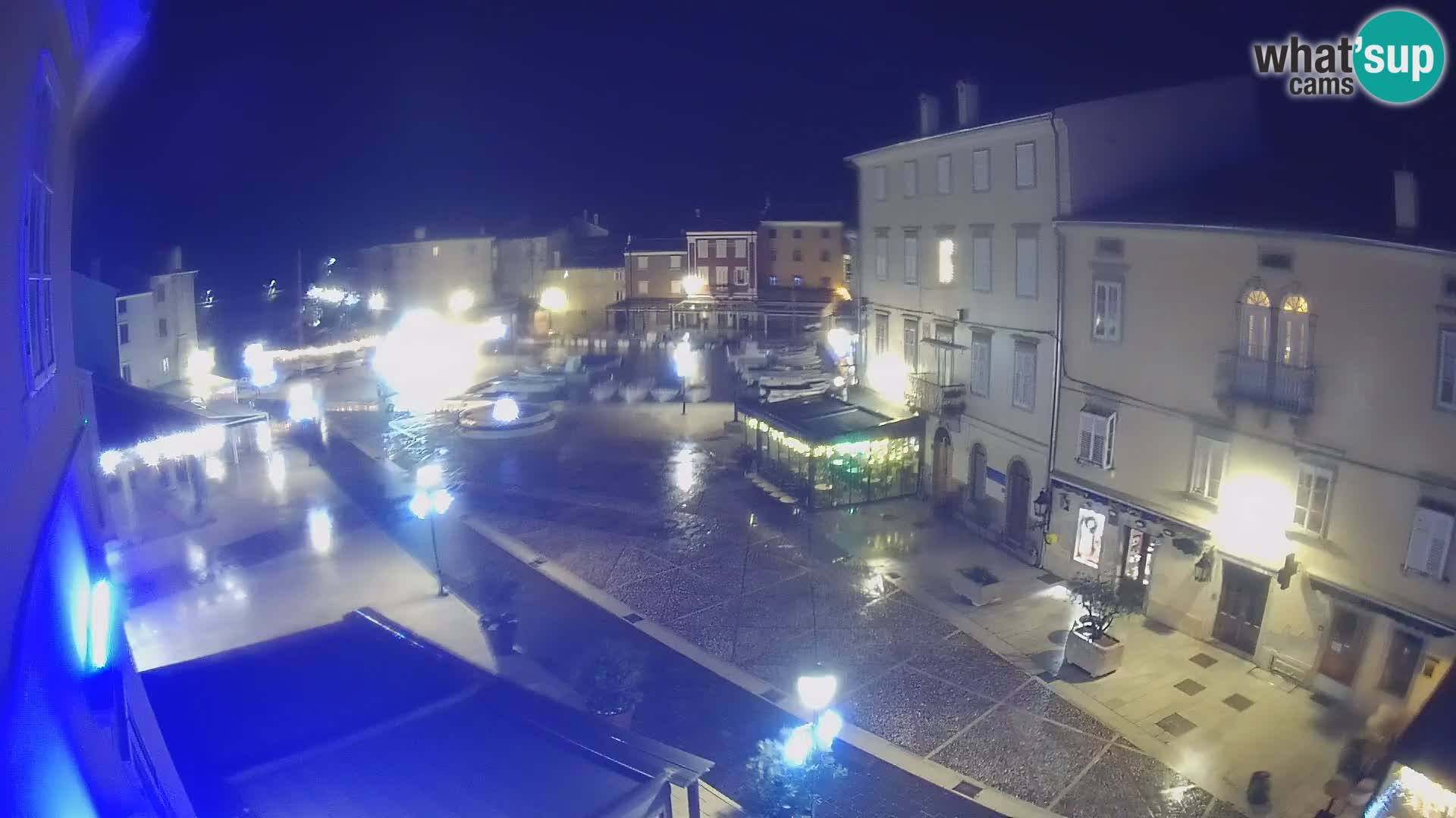 LIVE cam Cres city – place principale et “mandrač” – île de Cres – Croatie