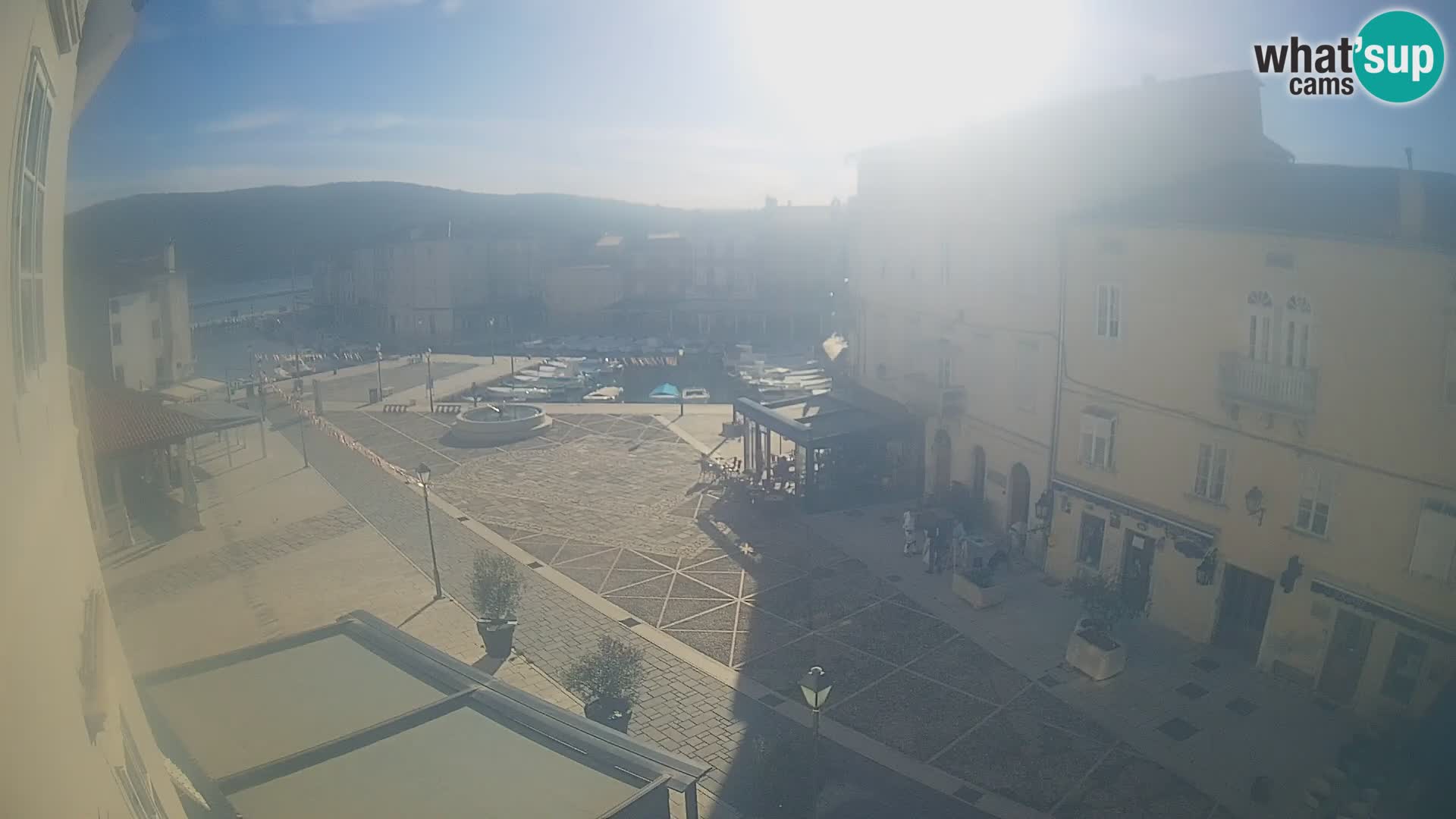 LIVE cam Cres city – main square and “mandrač” – Cres island – Croatia