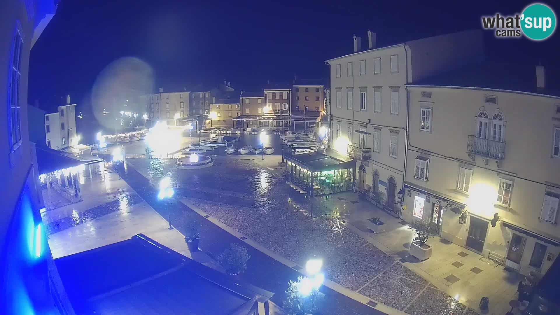 LIVE cam Cres city – place principale et “mandrač” – île de Cres – Croatie