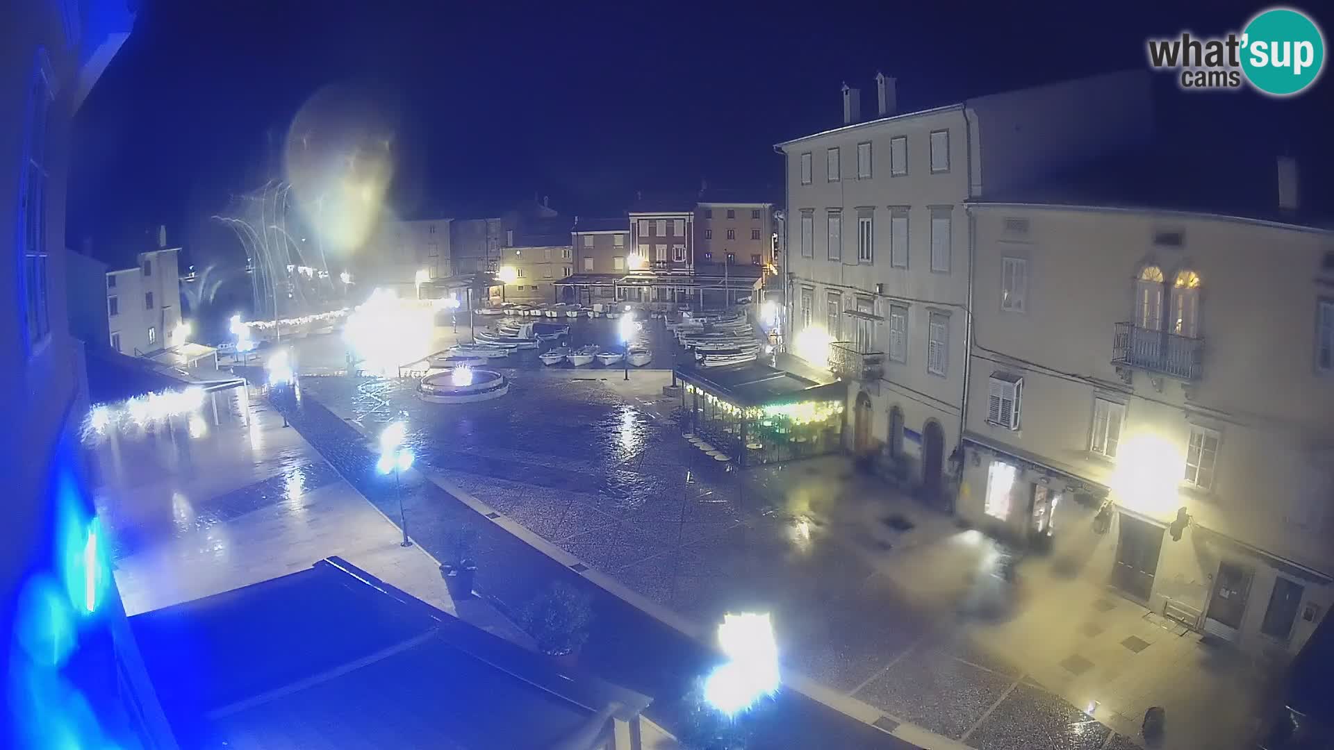 LIVE cam Cres city – place principale et “mandrač” – île de Cres – Croatie