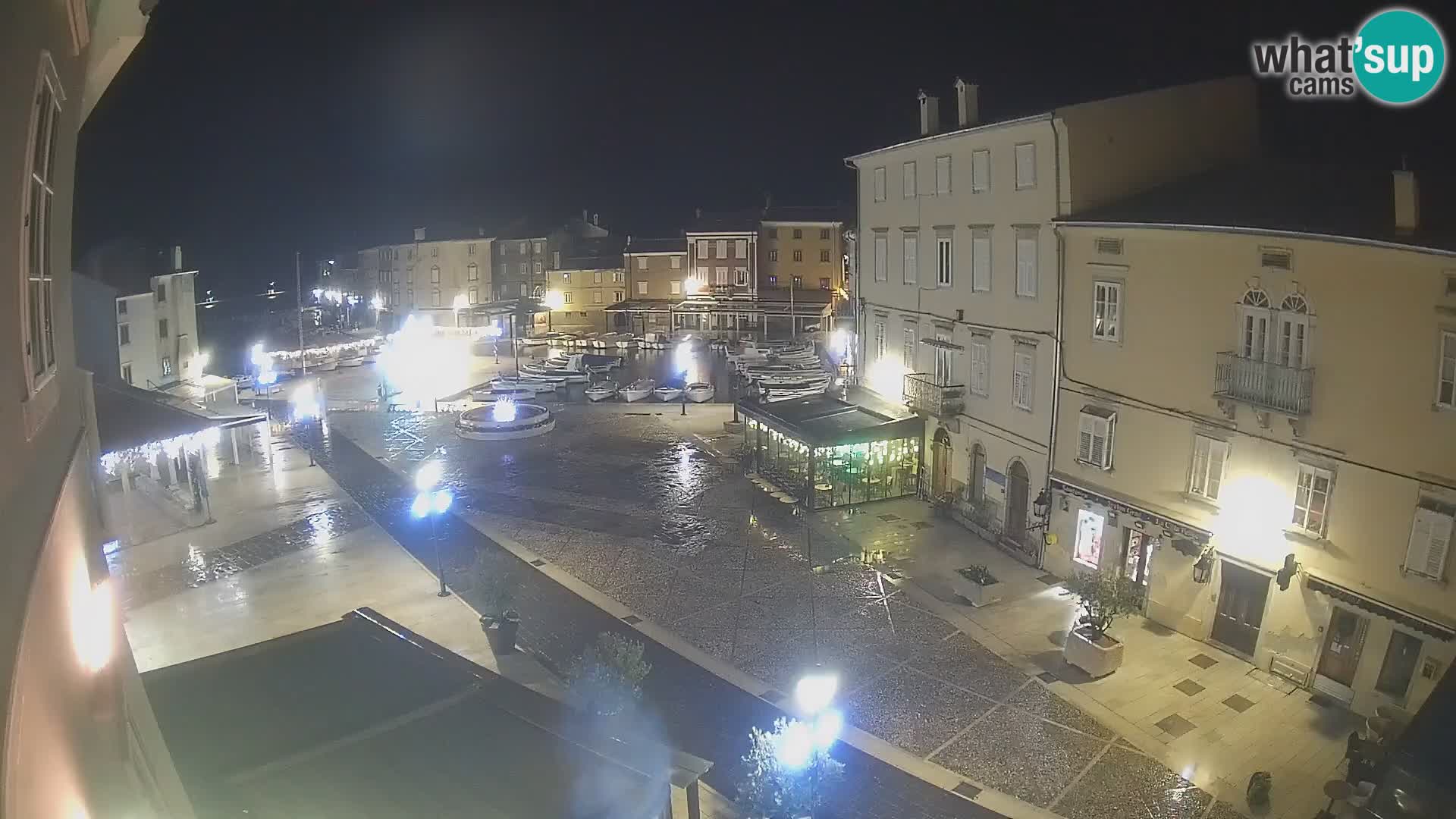 LIVE cam Cres city – place principale et “mandrač” – île de Cres – Croatie