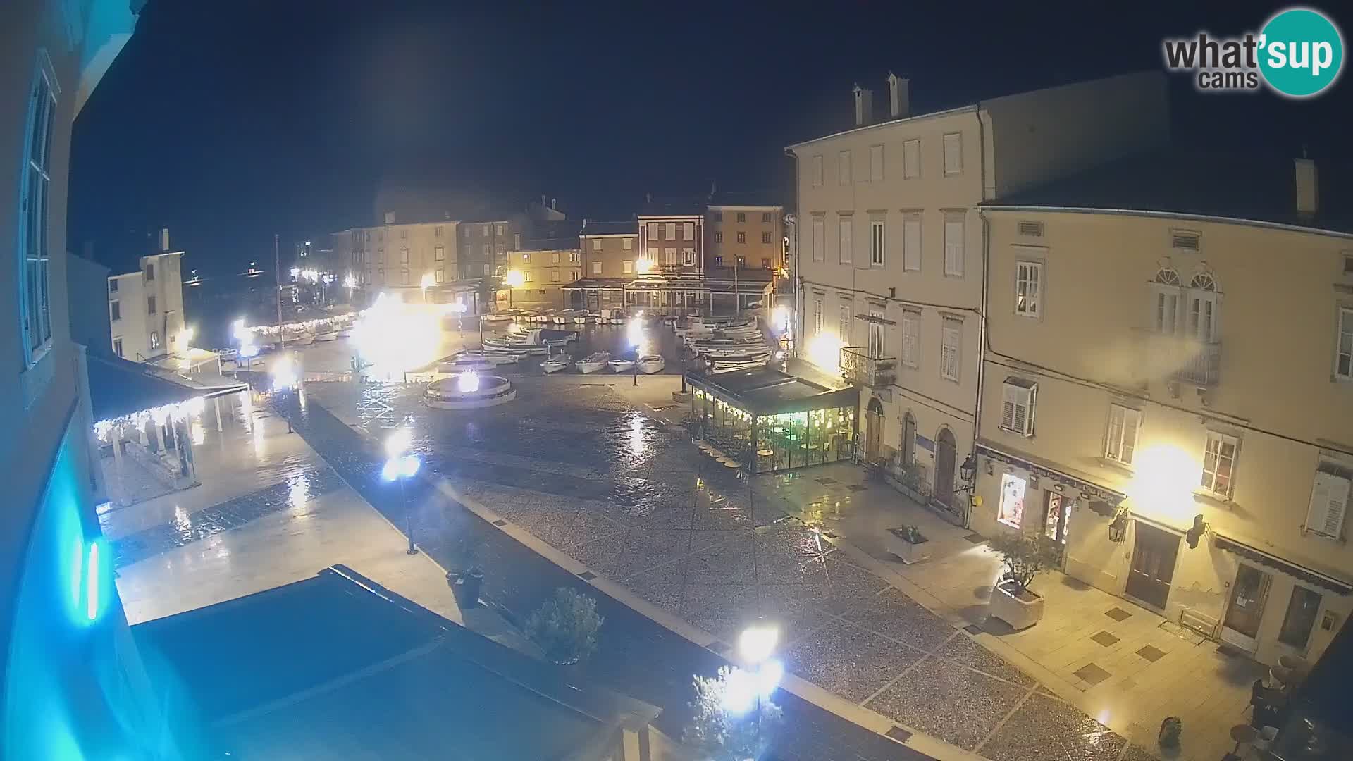 LIVE cam Cres city – place principale et “mandrač” – île de Cres – Croatie