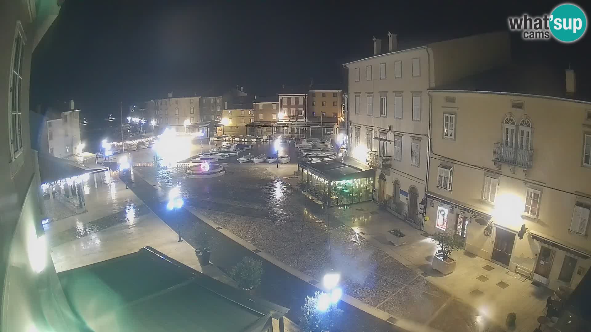 LIVE cam Cres city – place principale et “mandrač” – île de Cres – Croatie