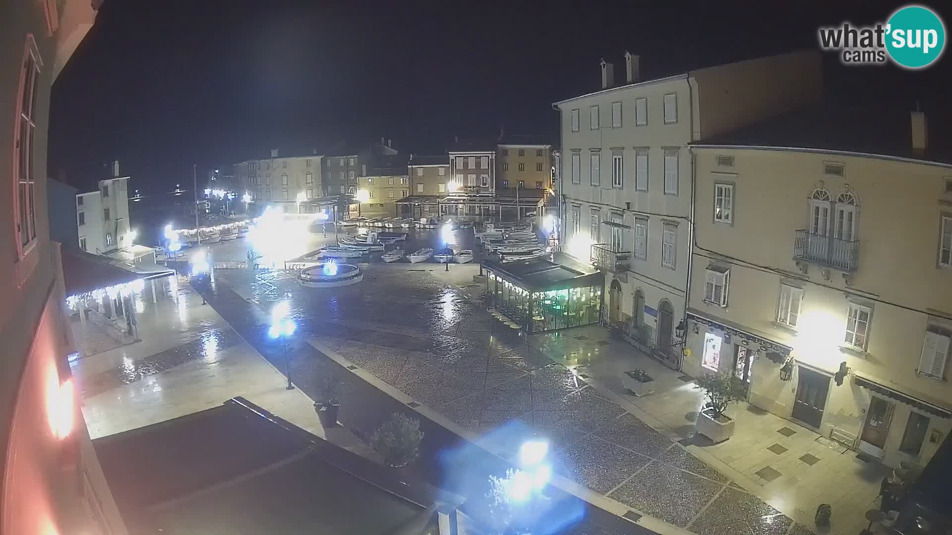 LIVE cam Cres city – place principale et “mandrač” – île de Cres – Croatie