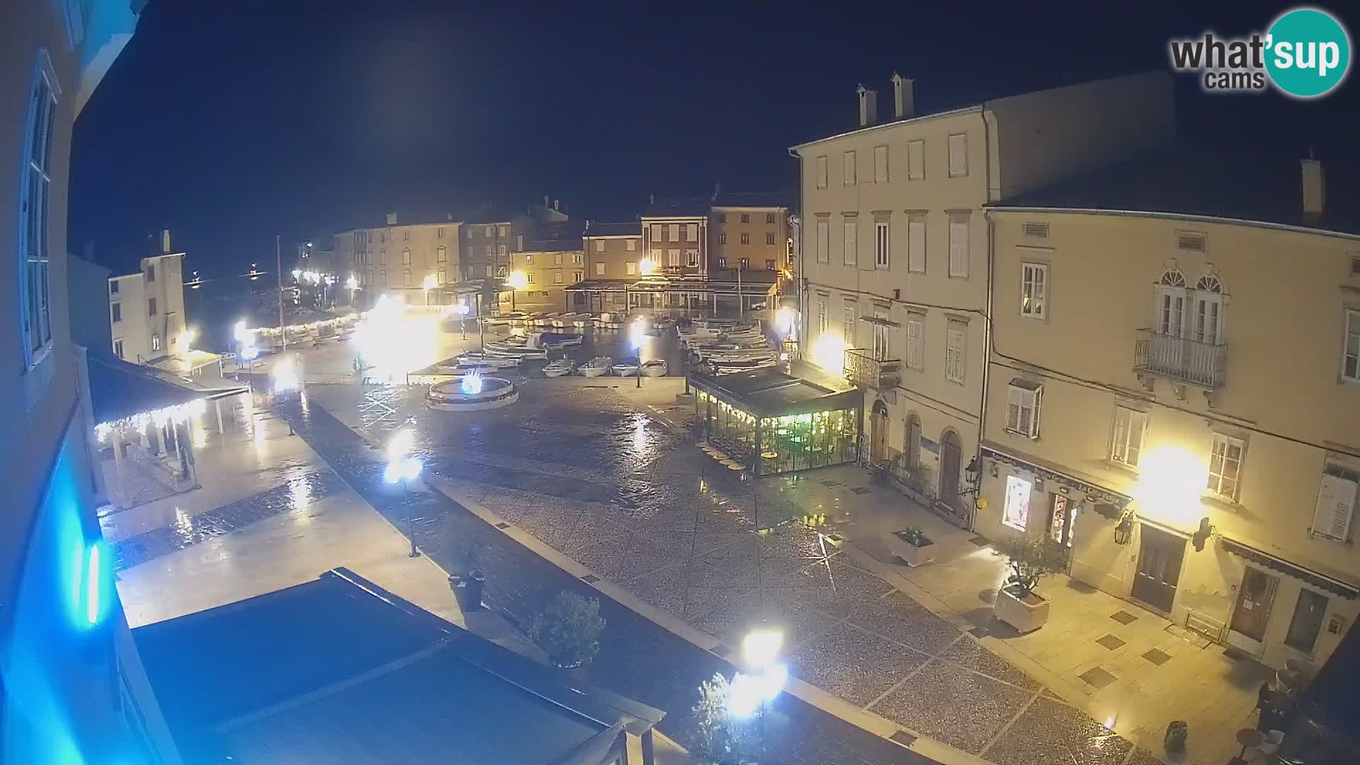 LIVE cam Cres city – place principale et “mandrač” – île de Cres – Croatie