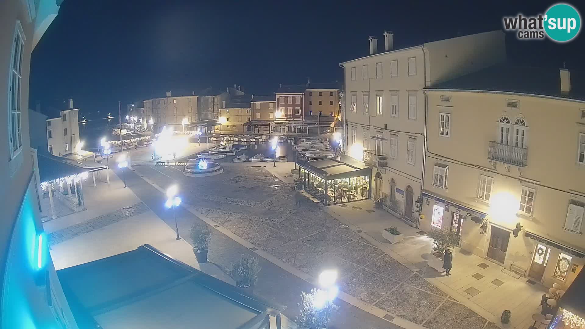 LIVE cam Cres Stadt – Hauptplatz und “mandrač” – Cres Insel – Kroatien