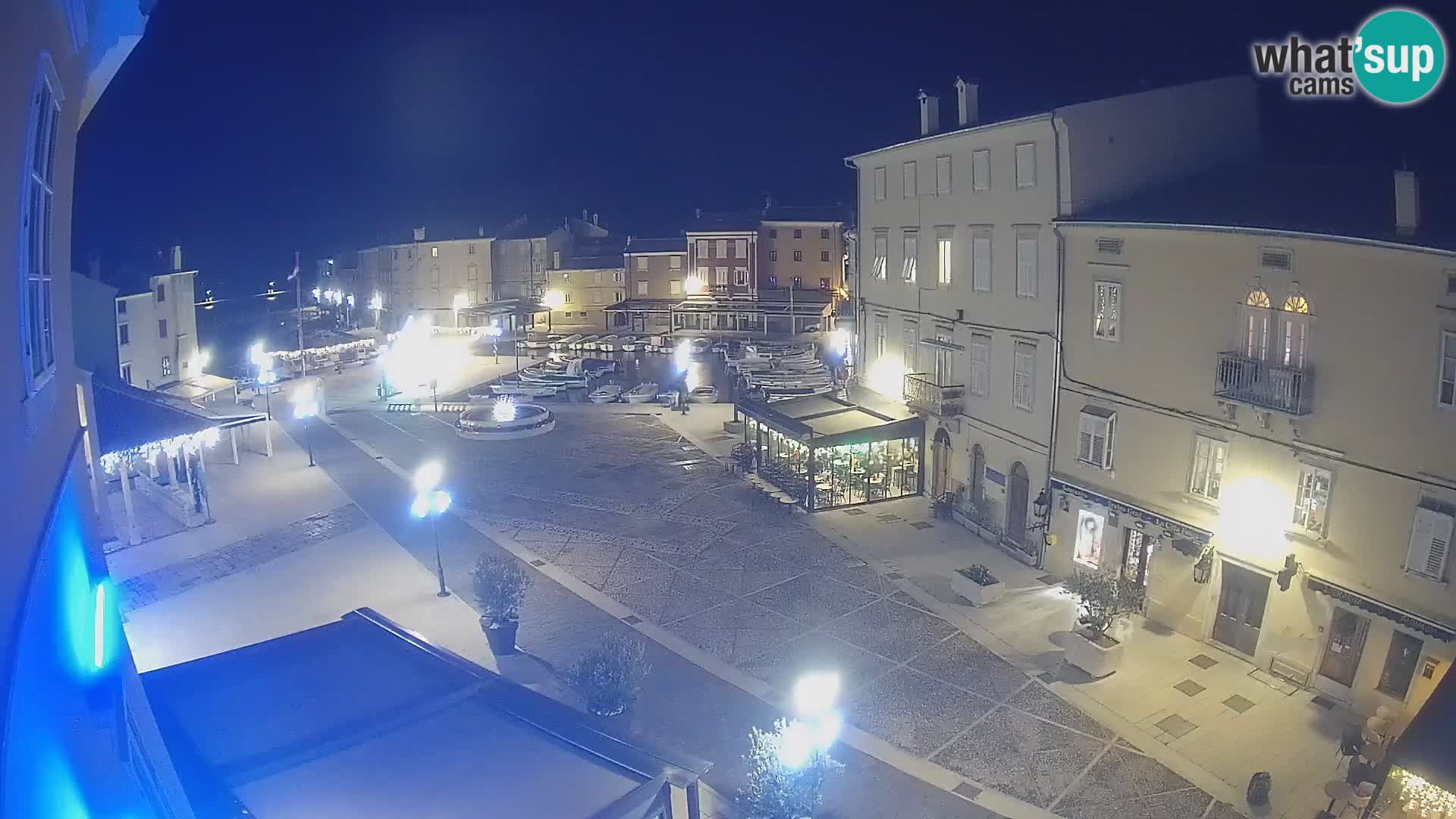 LIVE cam Cres city – place principale et “mandrač” – île de Cres – Croatie