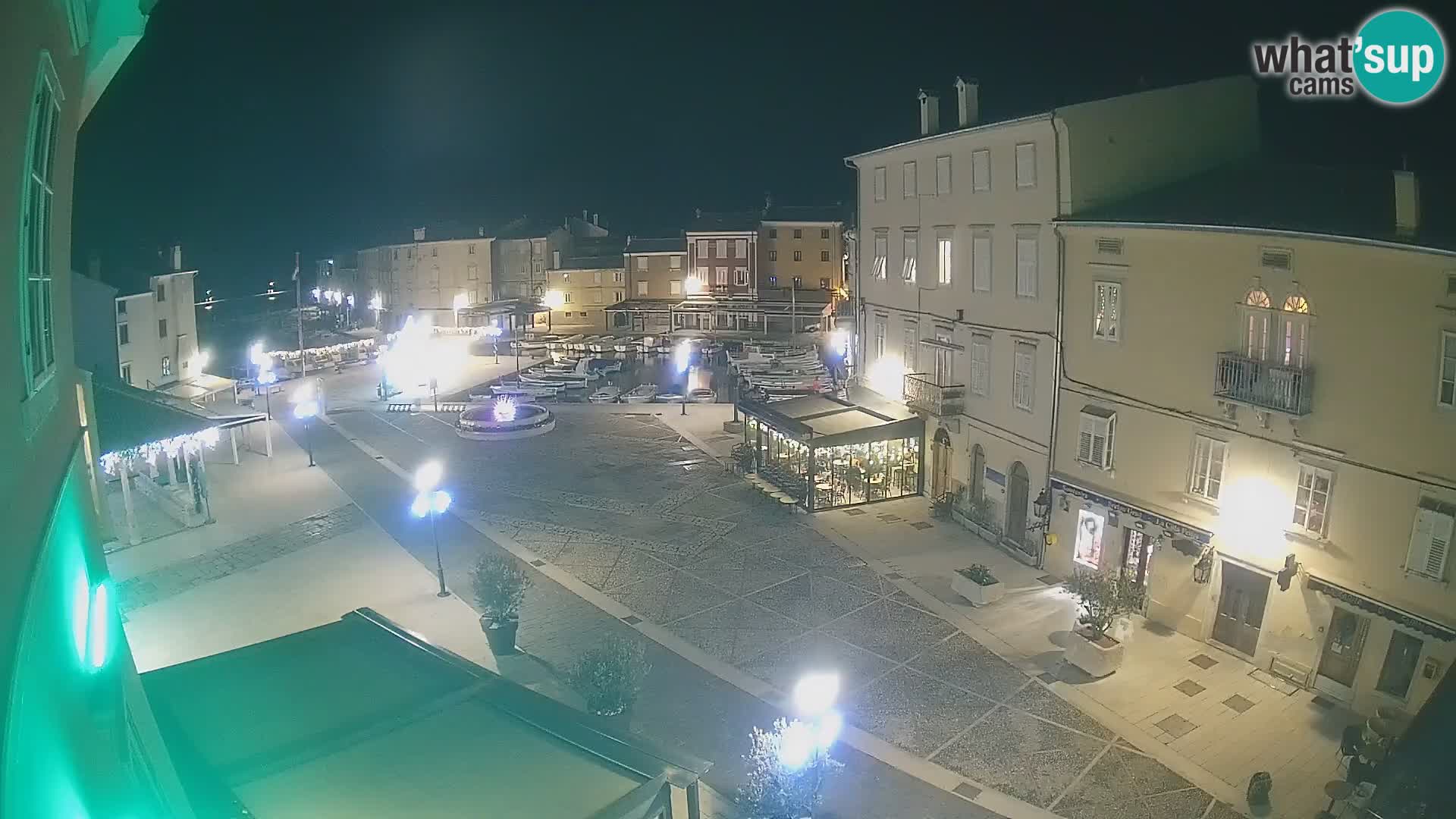 LIVE cam Cres città – piazza principale e “mandrač” – isola di Cherso – Croazia