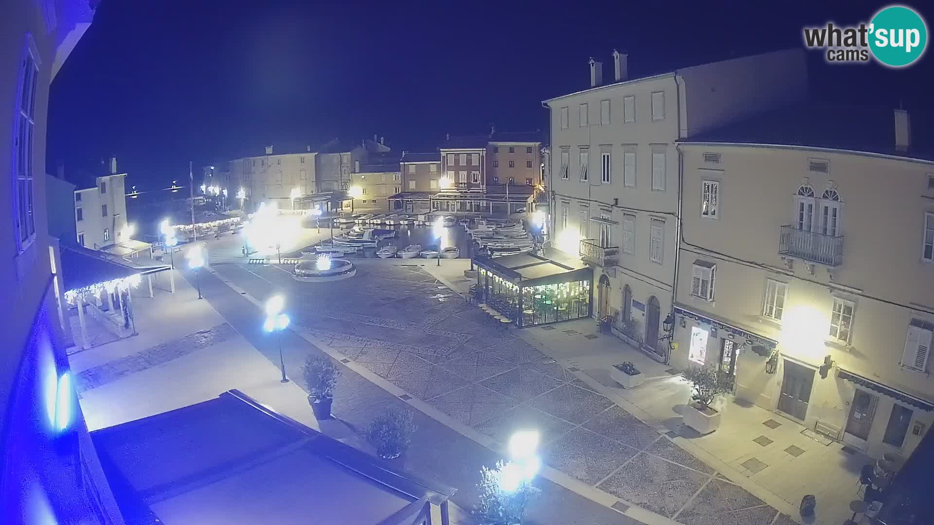 LIVE cam Cres città – piazza principale e “mandrač” – isola di Cherso – Croazia