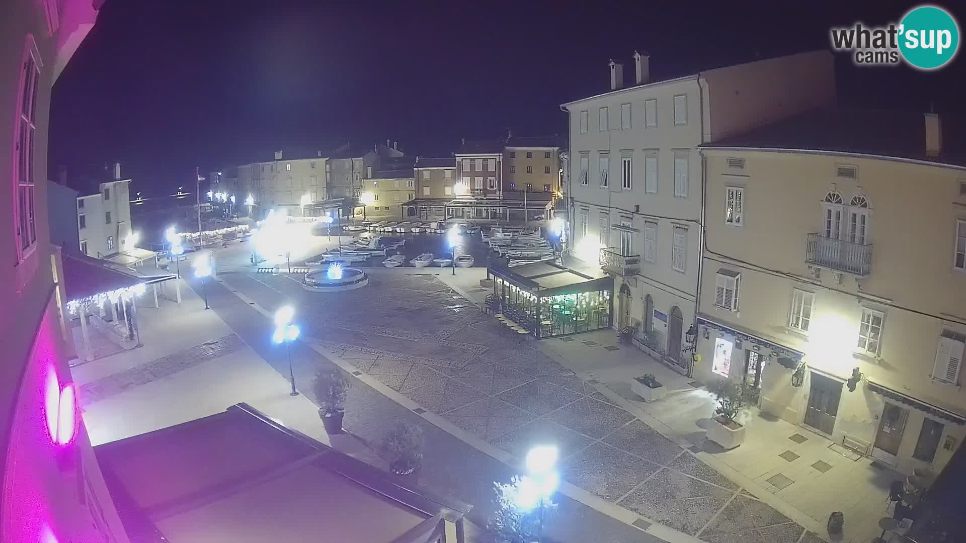 LIVE cam Cres città – piazza principale e “mandrač” – isola di Cherso – Croazia