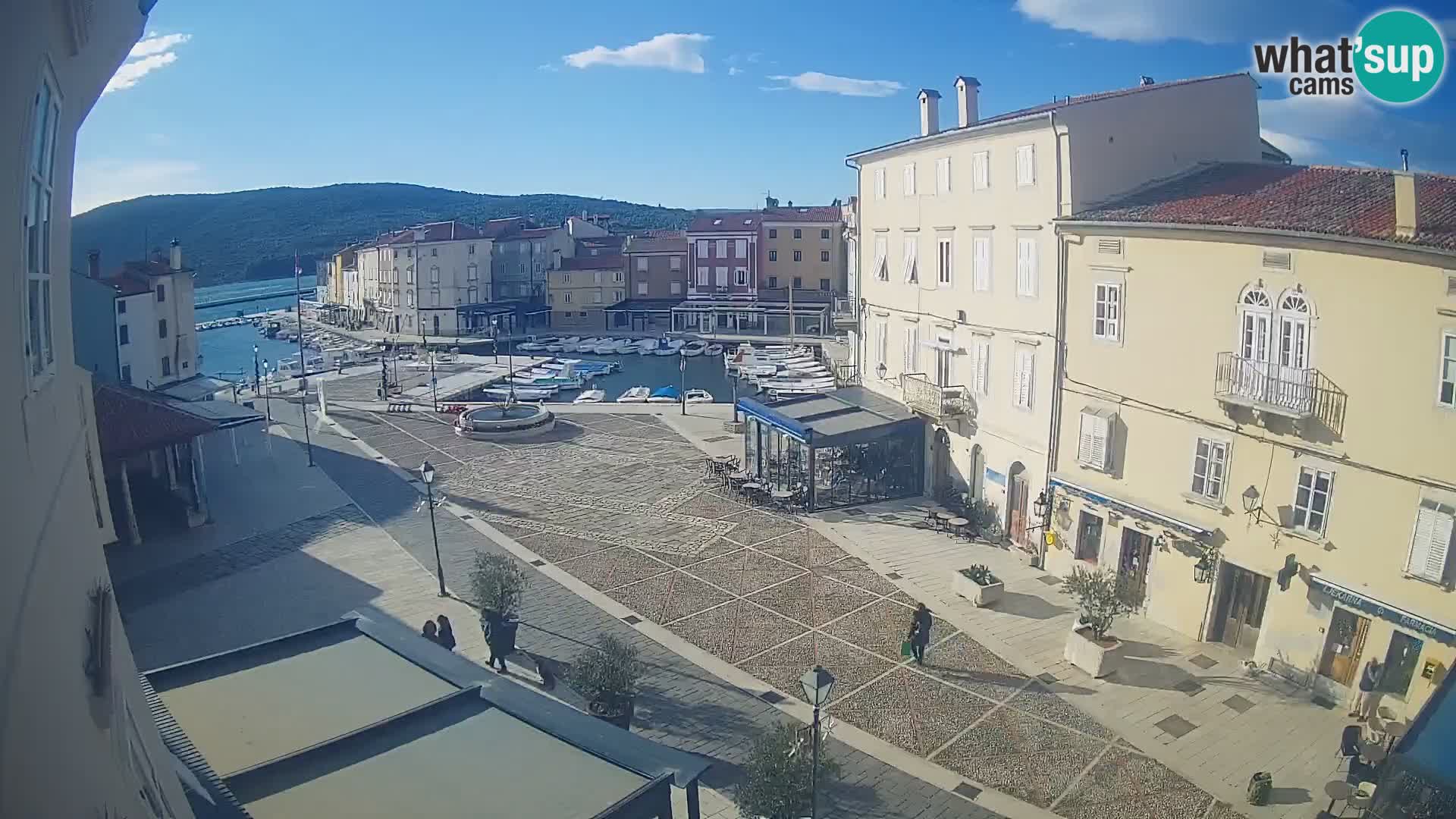 LIVE cam Cres città – piazza principale e “mandrač” – isola di Cherso – Croazia