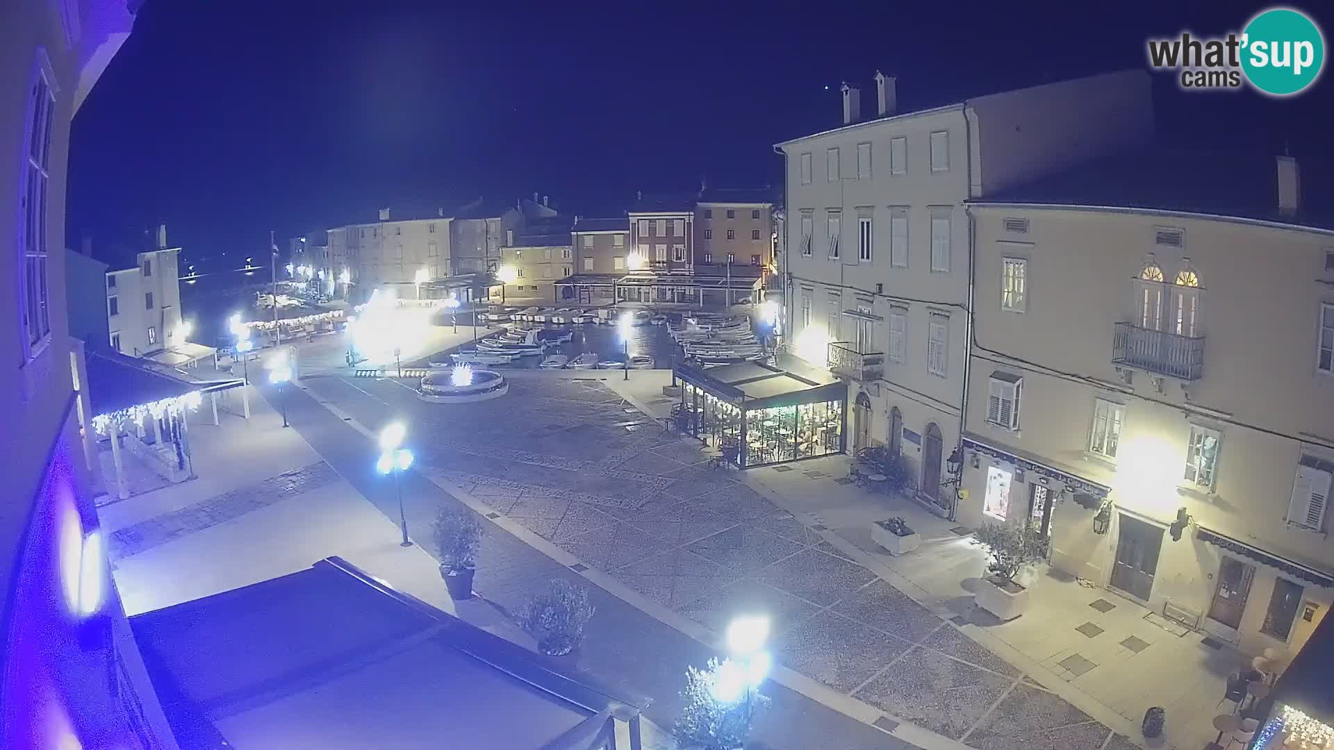 LIVE cam Cres Stadt – Hauptplatz und “mandrač” – Cres Insel – Kroatien