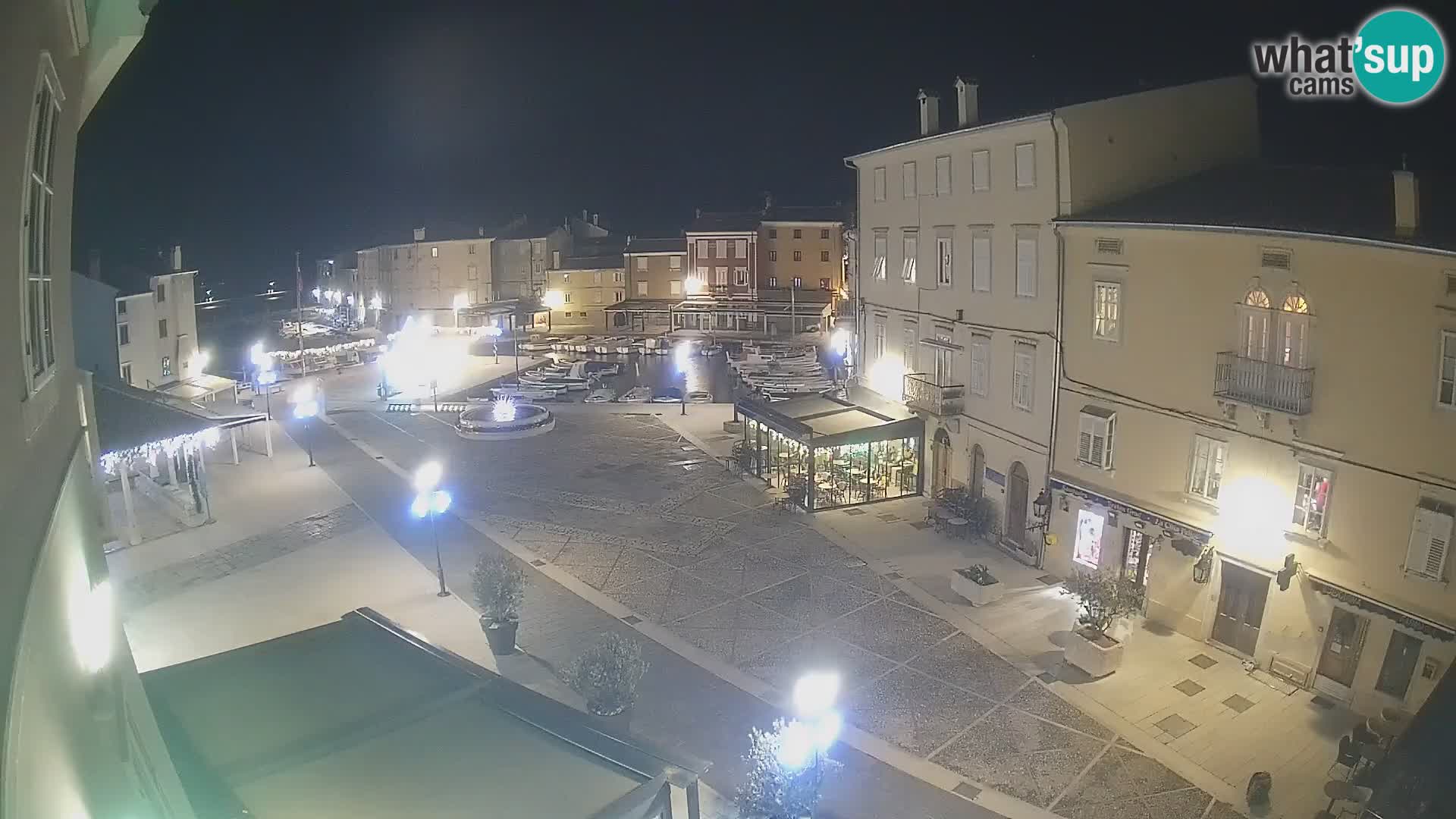 LIVE cam Cres città – piazza principale e “mandrač” – isola di Cherso – Croazia