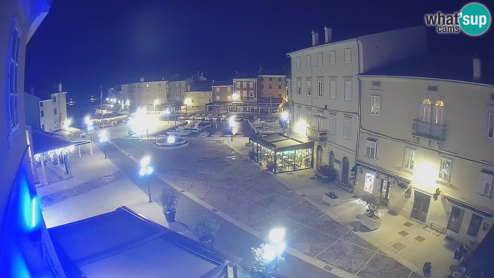 LIVE cam Cres city – place principale et “mandrač” – île de Cres – Croatie