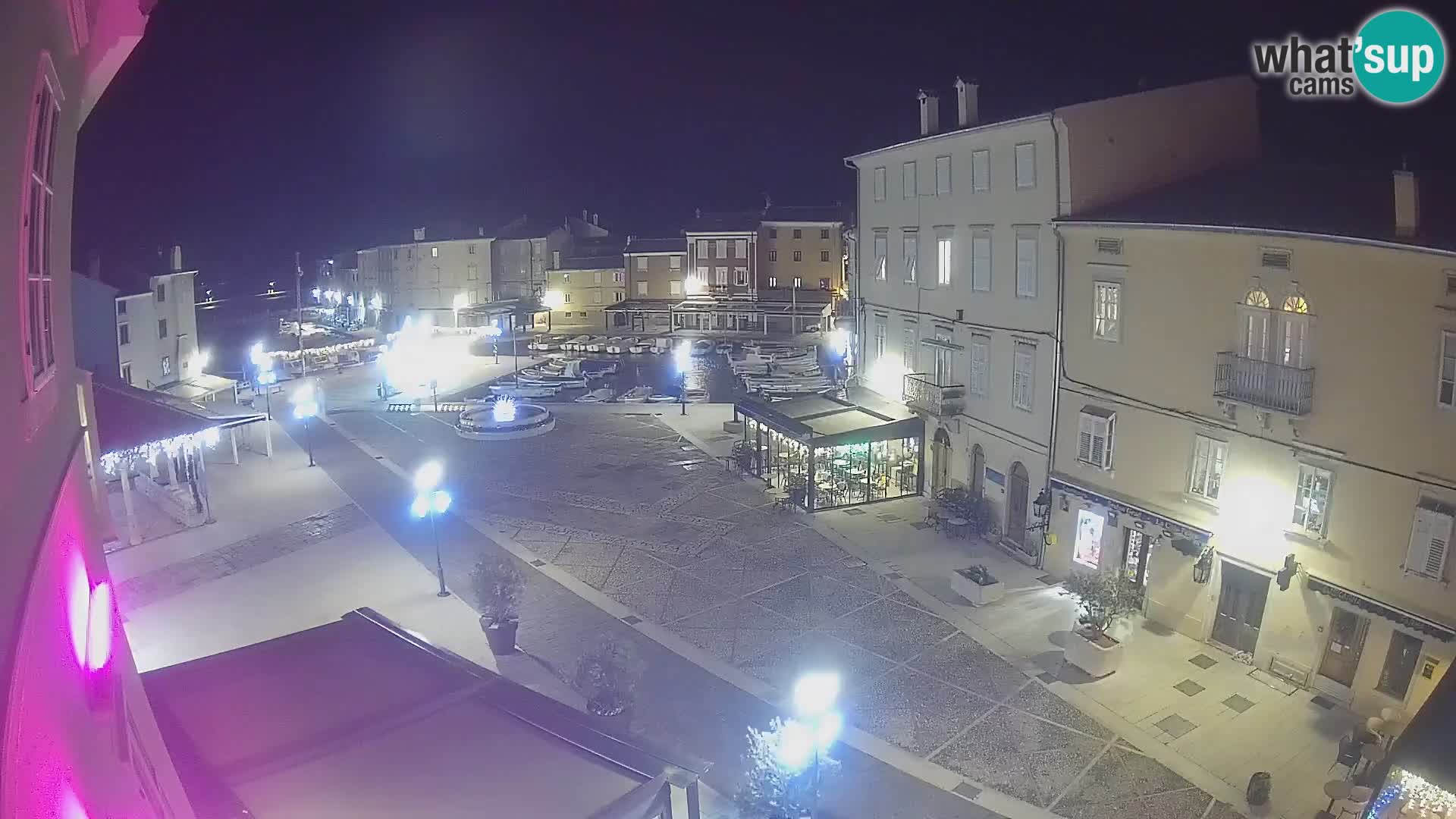 LIVE cam Cres Stadt – Hauptplatz und “mandrač” – Cres Insel – Kroatien