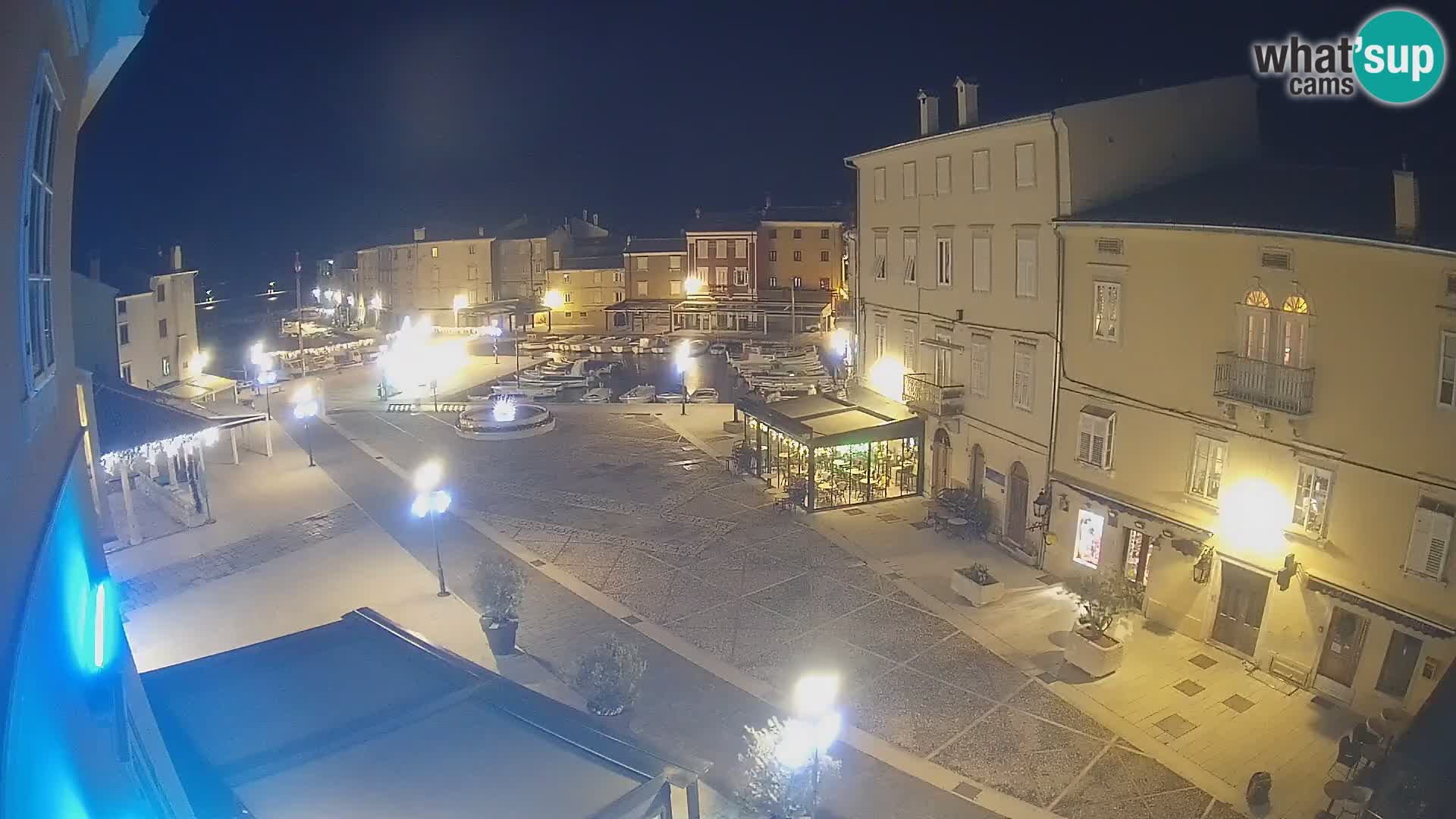 LIVE cam Cres Stadt – Hauptplatz und “mandrač” – Cres Insel – Kroatien