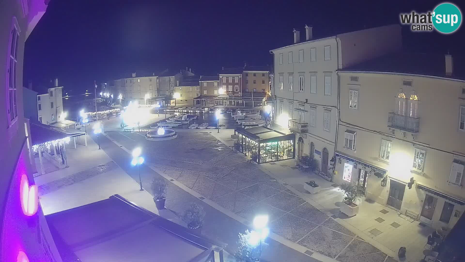 LIVE cam Cres city – place principale et “mandrač” – île de Cres – Croatie