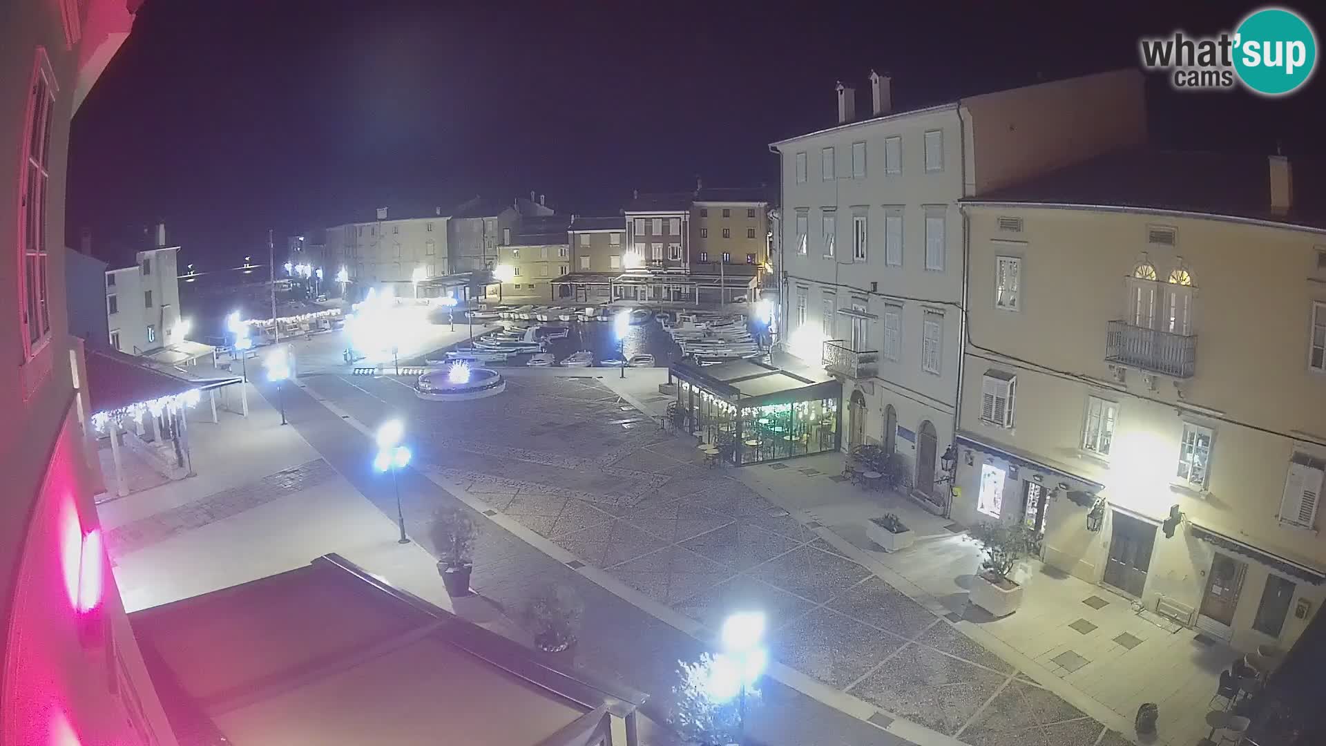 LIVE cam Cres Stadt – Hauptplatz und “mandrač” – Cres Insel – Kroatien