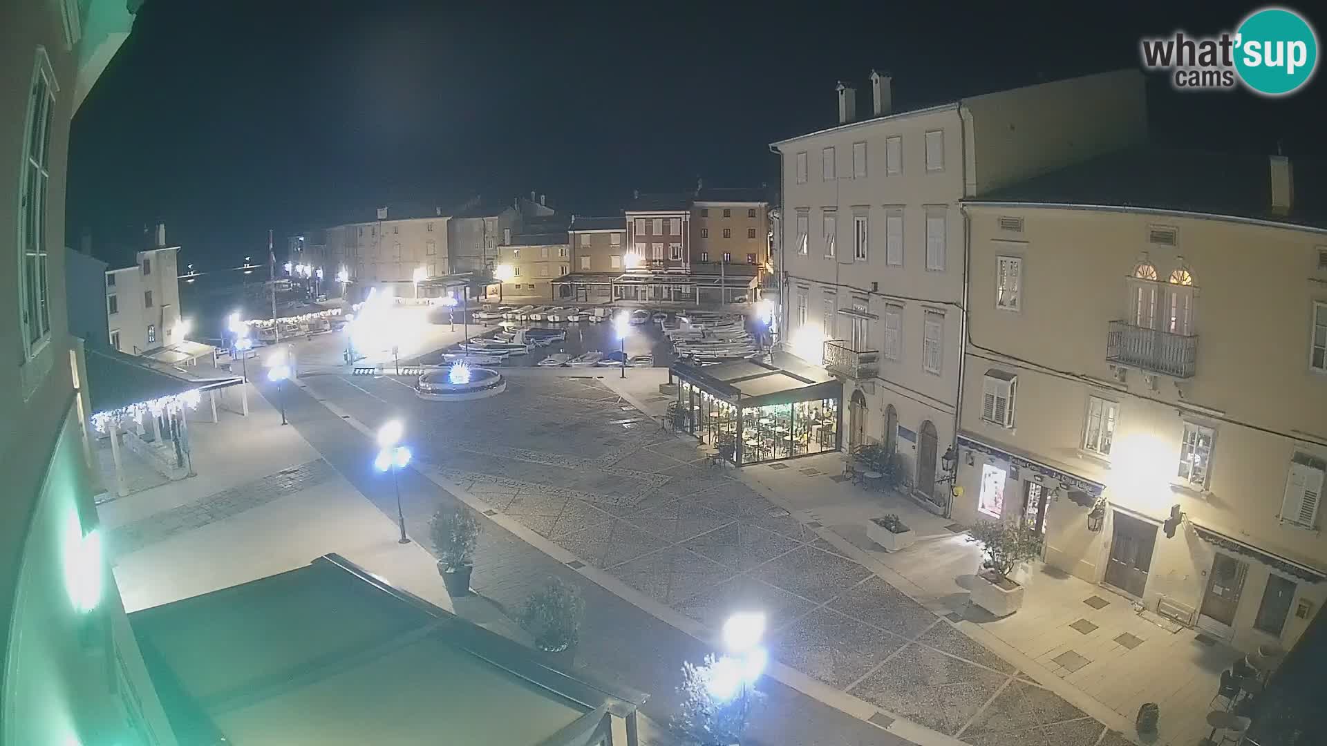 LIVE cam Cres Stadt – Hauptplatz und “mandrač” – Cres Insel – Kroatien