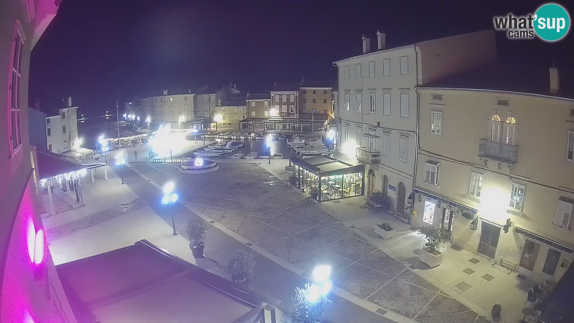 LIVE cam Cres Stadt – Hauptplatz und “mandrač” – Cres Insel – Kroatien