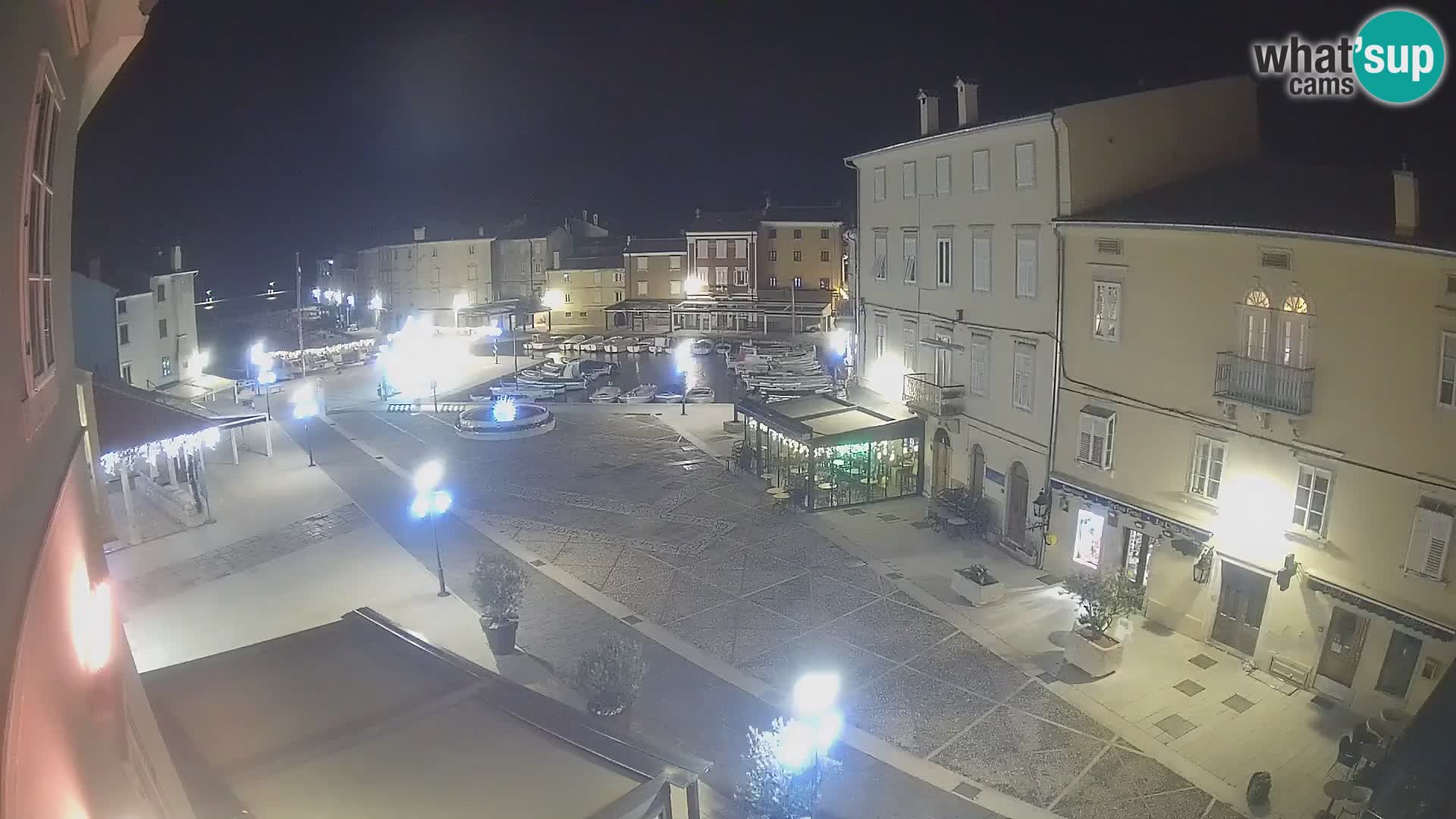 LIVE cam Cres città – piazza principale e “mandrač” – isola di Cherso – Croazia