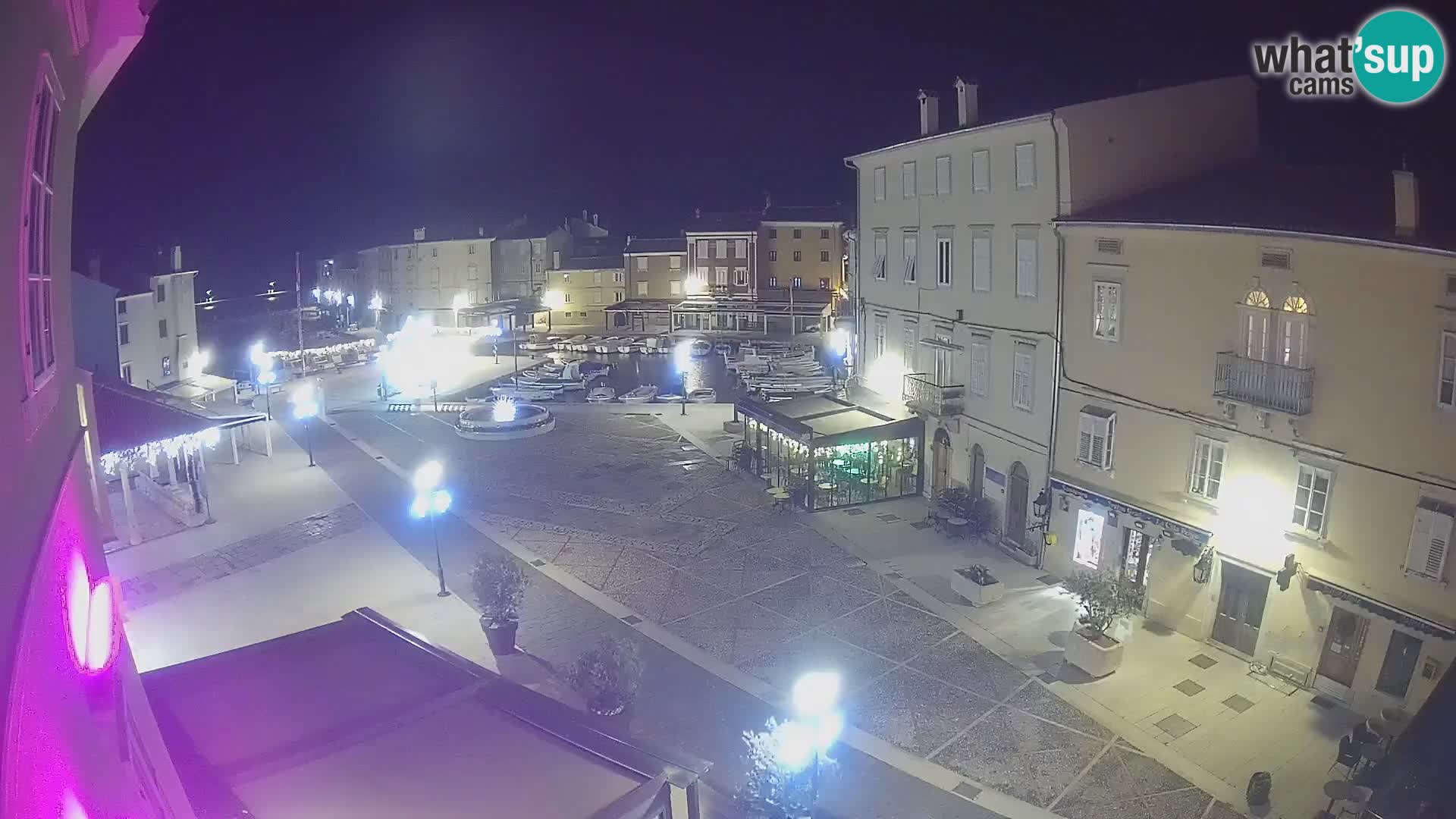 LIVE cam Cres city – place principale et “mandrač” – île de Cres – Croatie