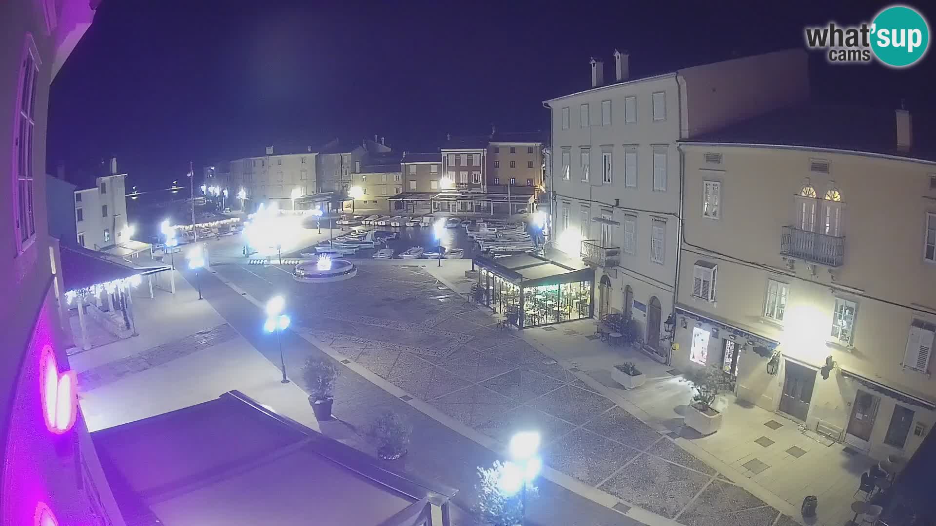 LIVE cam Cres city – place principale et “mandrač” – île de Cres – Croatie