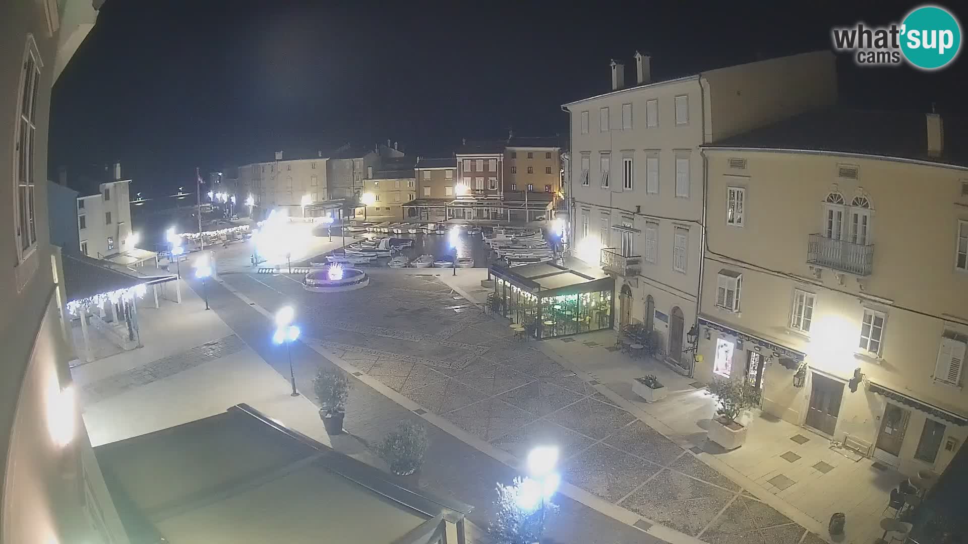 LIVE cam Cres Stadt – Hauptplatz und “mandrač” – Cres Insel – Kroatien