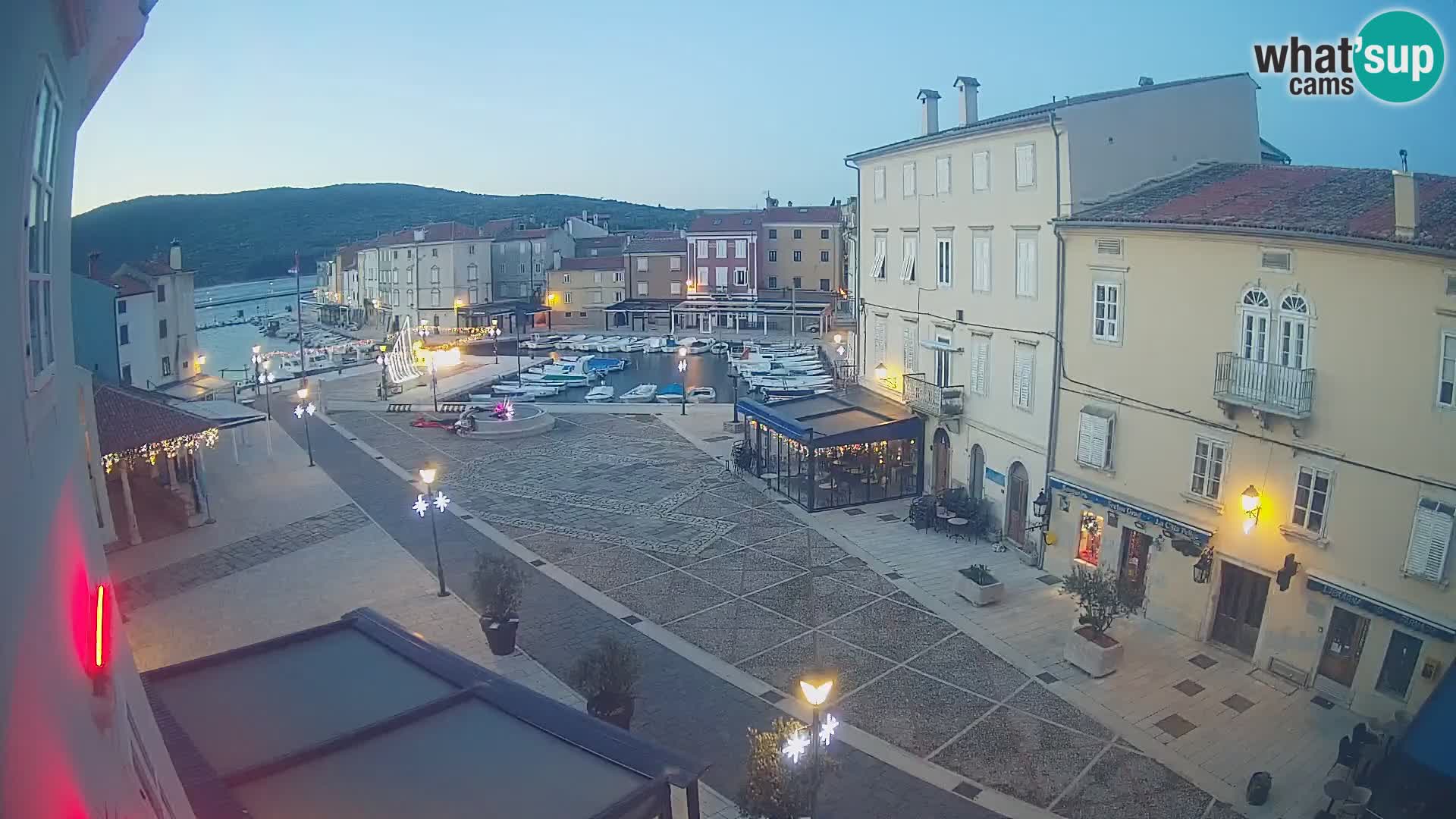 LIVE cam Cres city – main square and “mandrač” – Cres island – Croatia