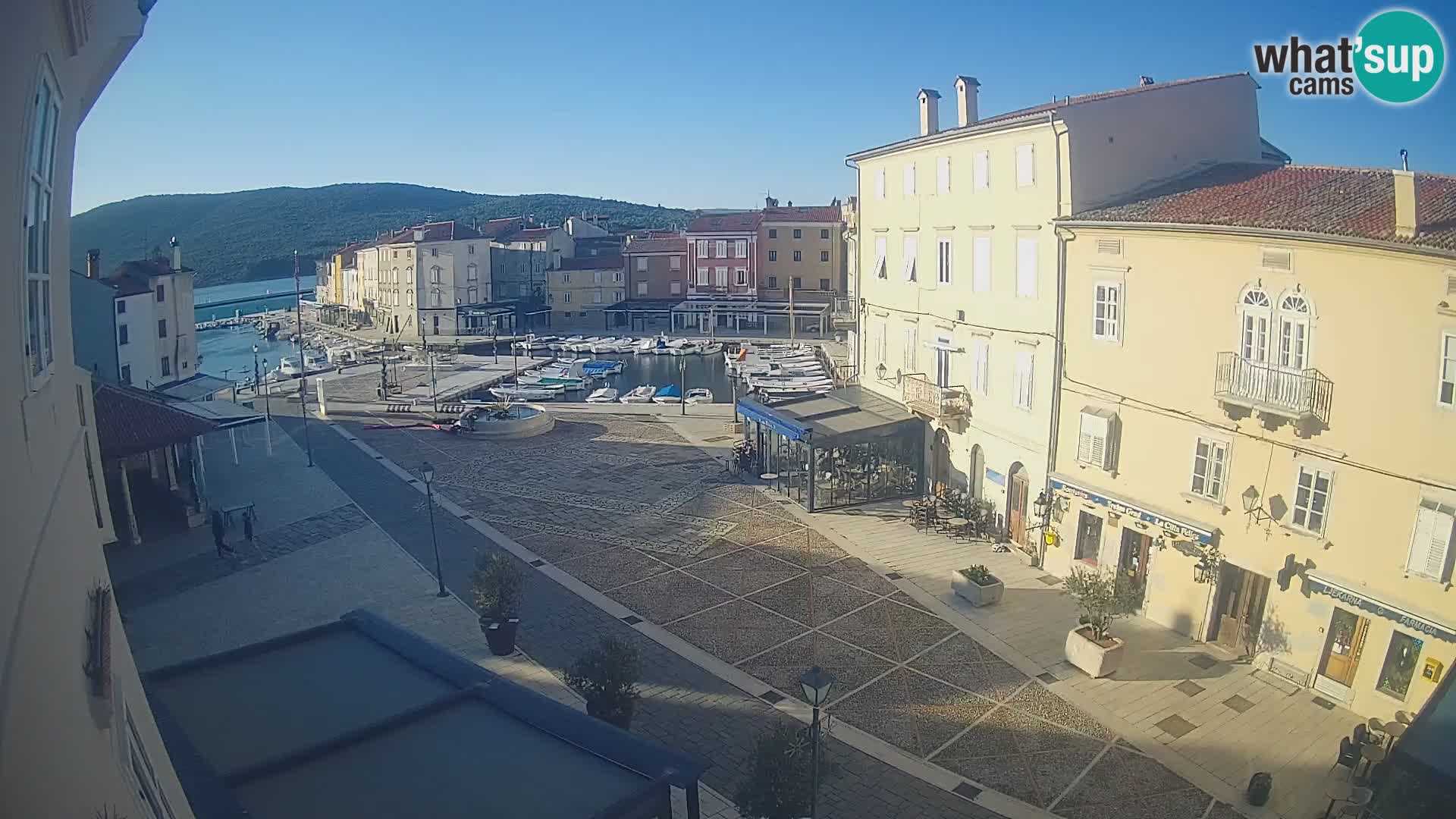 LIVE cam Cres city – main square and “mandrač” – Cres island – Croatia