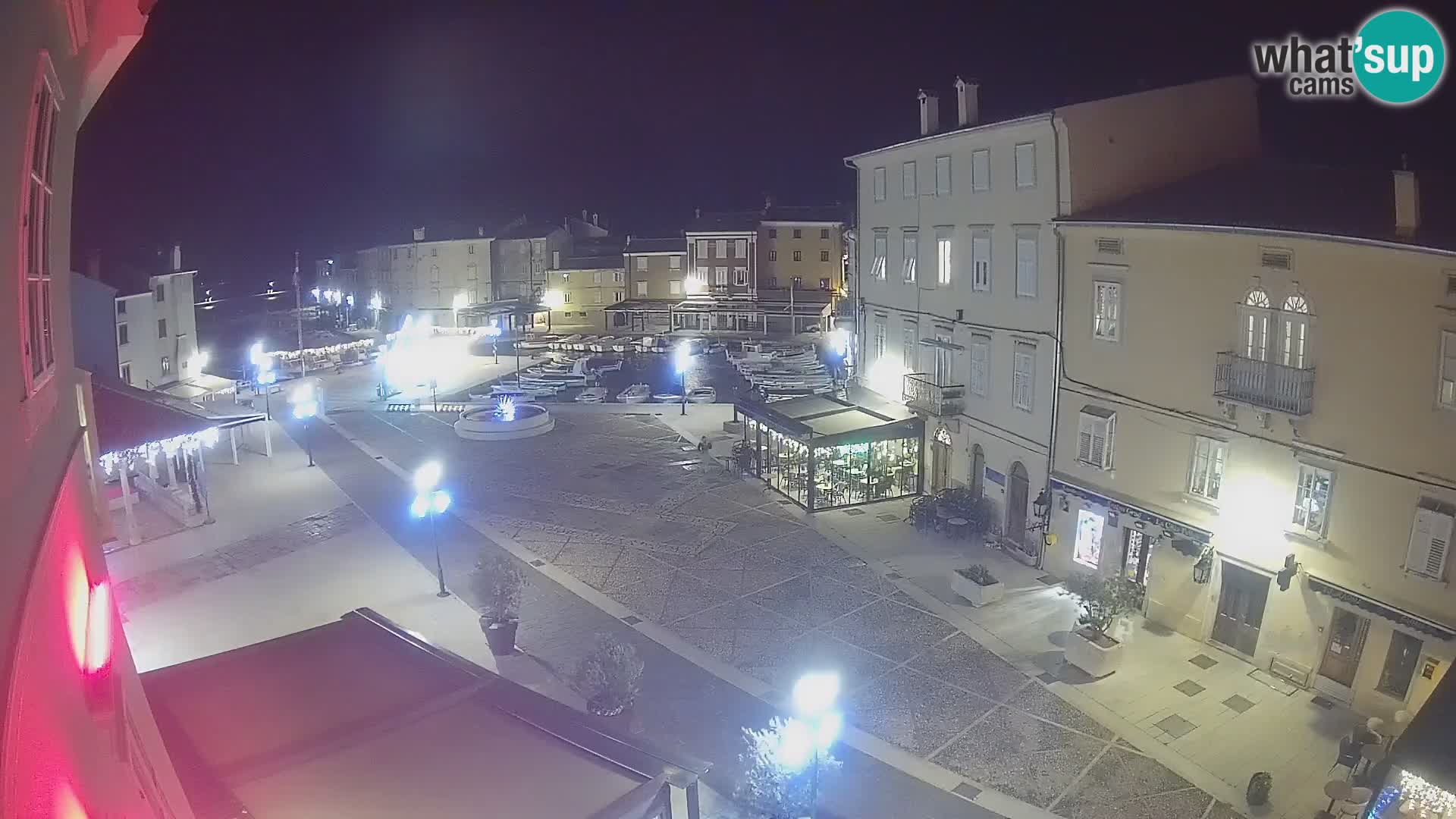 LIVE cam Cres city – place principale et “mandrač” – île de Cres – Croatie