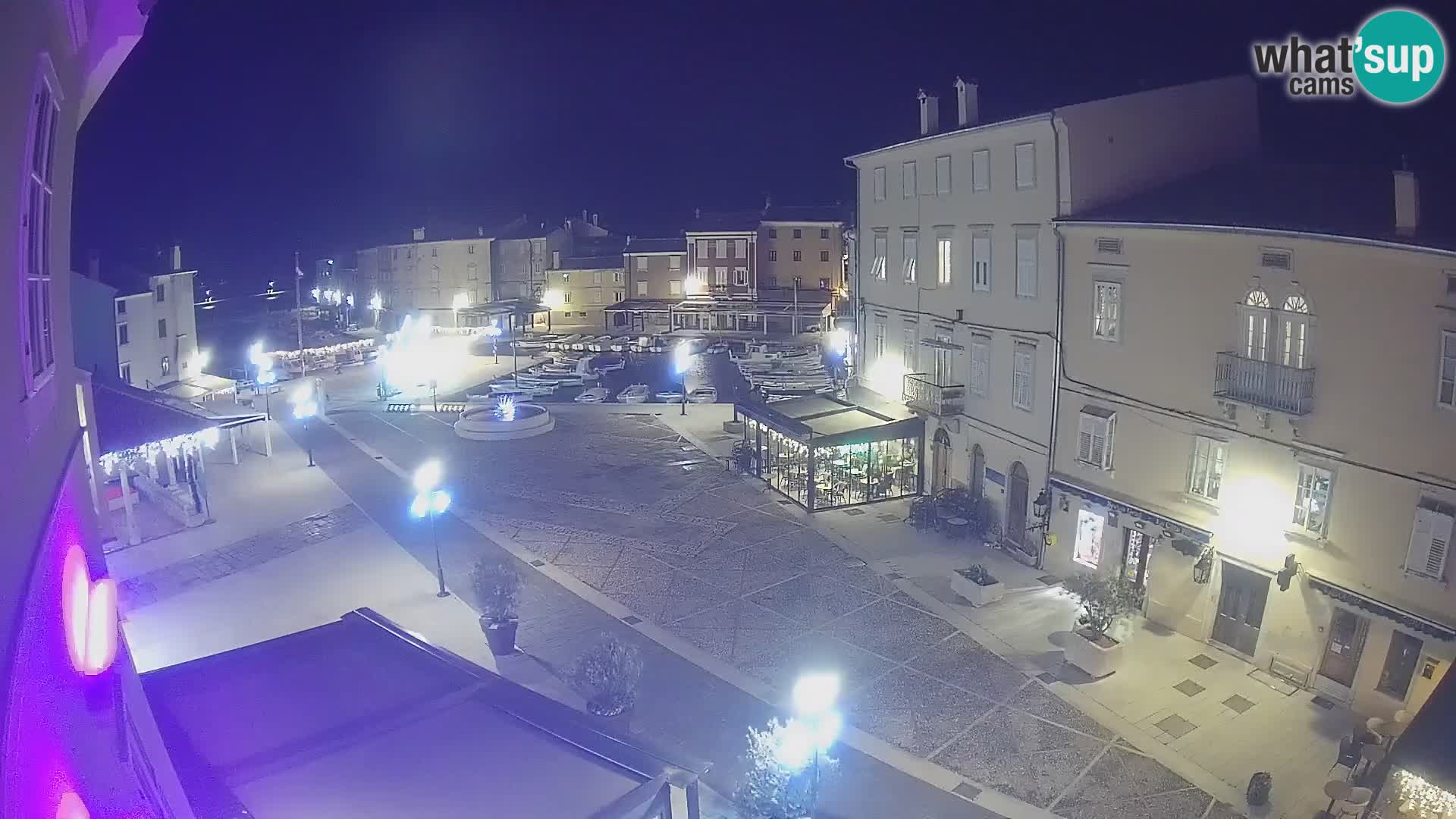 LIVE cam Cres city – place principale et “mandrač” – île de Cres – Croatie