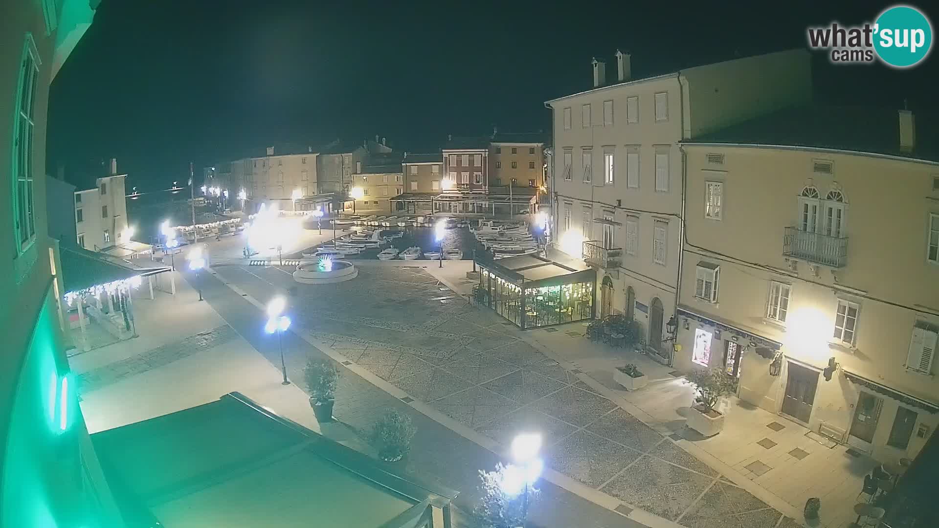 LIVE cam Cres Stadt – Hauptplatz und “mandrač” – Cres Insel – Kroatien