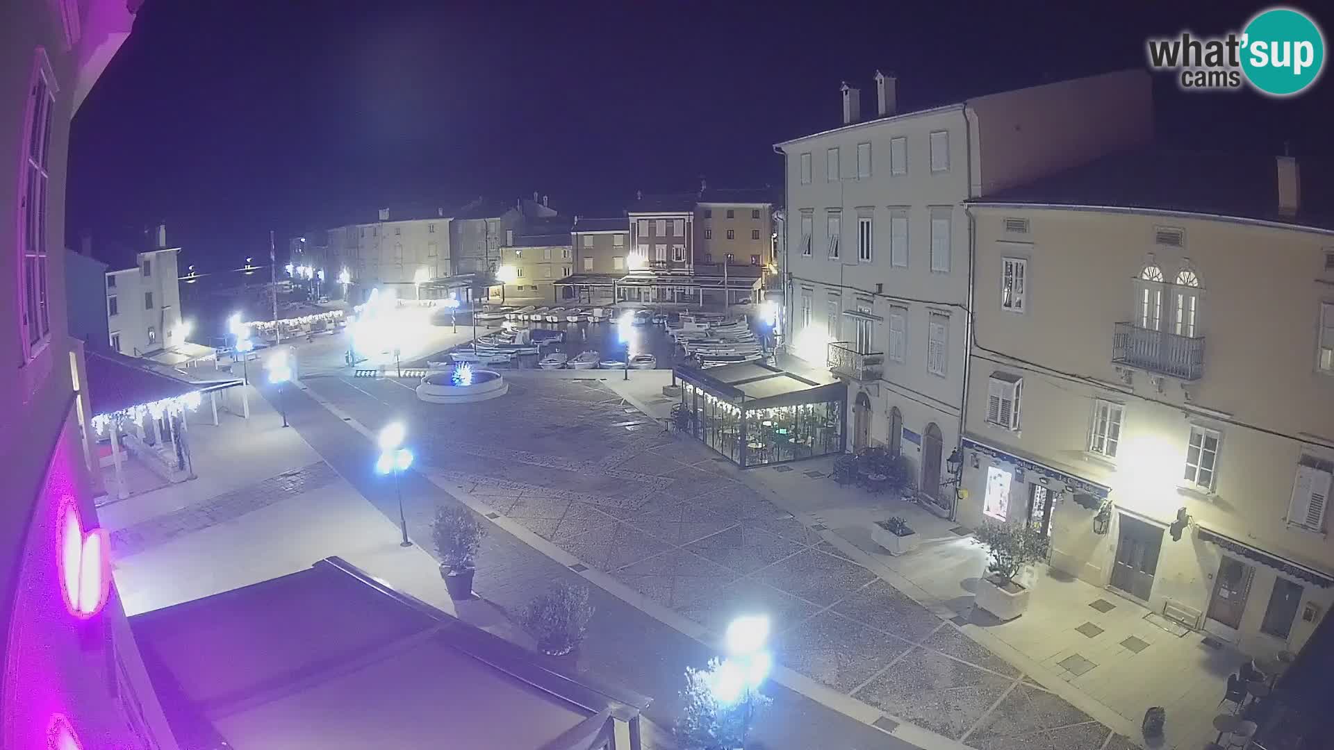 LIVE cam Cres Stadt – Hauptplatz und “mandrač” – Cres Insel – Kroatien