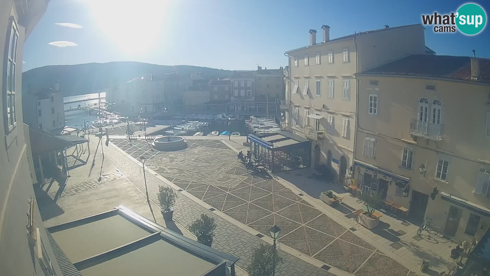 LIVE cam Cres city – main square and “mandrač” – Cres island – Croatia